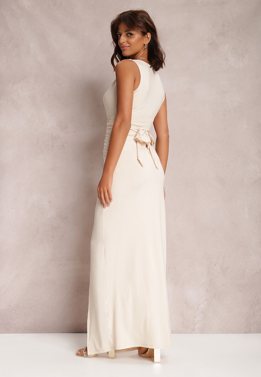 Jasnobeżowa Marszczona Sukienka z Ozdobnym Rozcięciem Alphophe