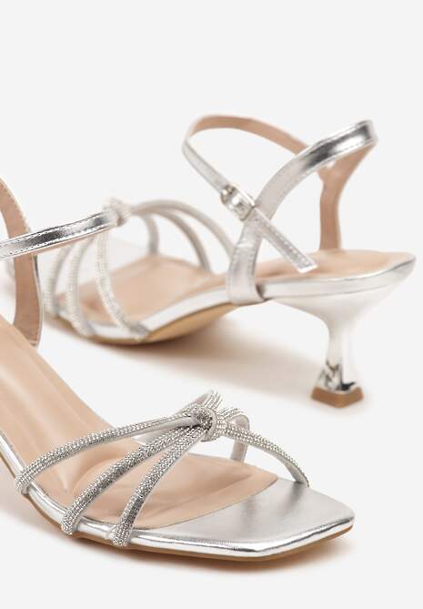 Srebrne Sandały Vices na Obcasie Typu Kaczuszka Ozdobione Cyrkoniami Lumariane