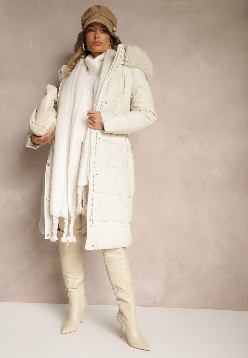 Biała Kurtka z Pikowanymi Przeszyciami i Kapturem z Futrem z Możliwością Odpięcia Innaia