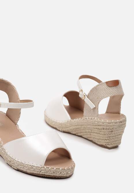 Białe Sandały na Koturnie z Wkładką z Ekoskóry Ozdobione Plecionką z Juty Notesa