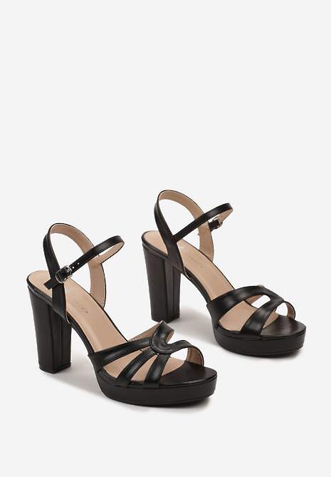 Czarne Sandały na Słupku ze Sprzączką i Wycięciami Quali