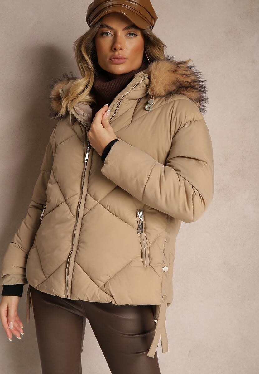 Ciemnobeżowa Kurtka z Pikowanymi Przeszyciami Kapturem i Rozcięciami na Napy Tintovia