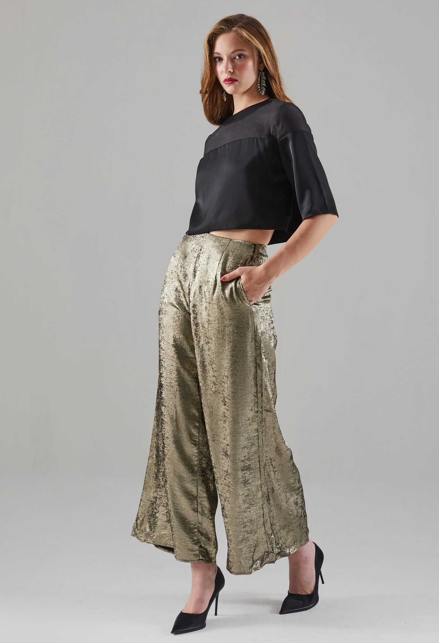 Classic Round Neck Crop Top