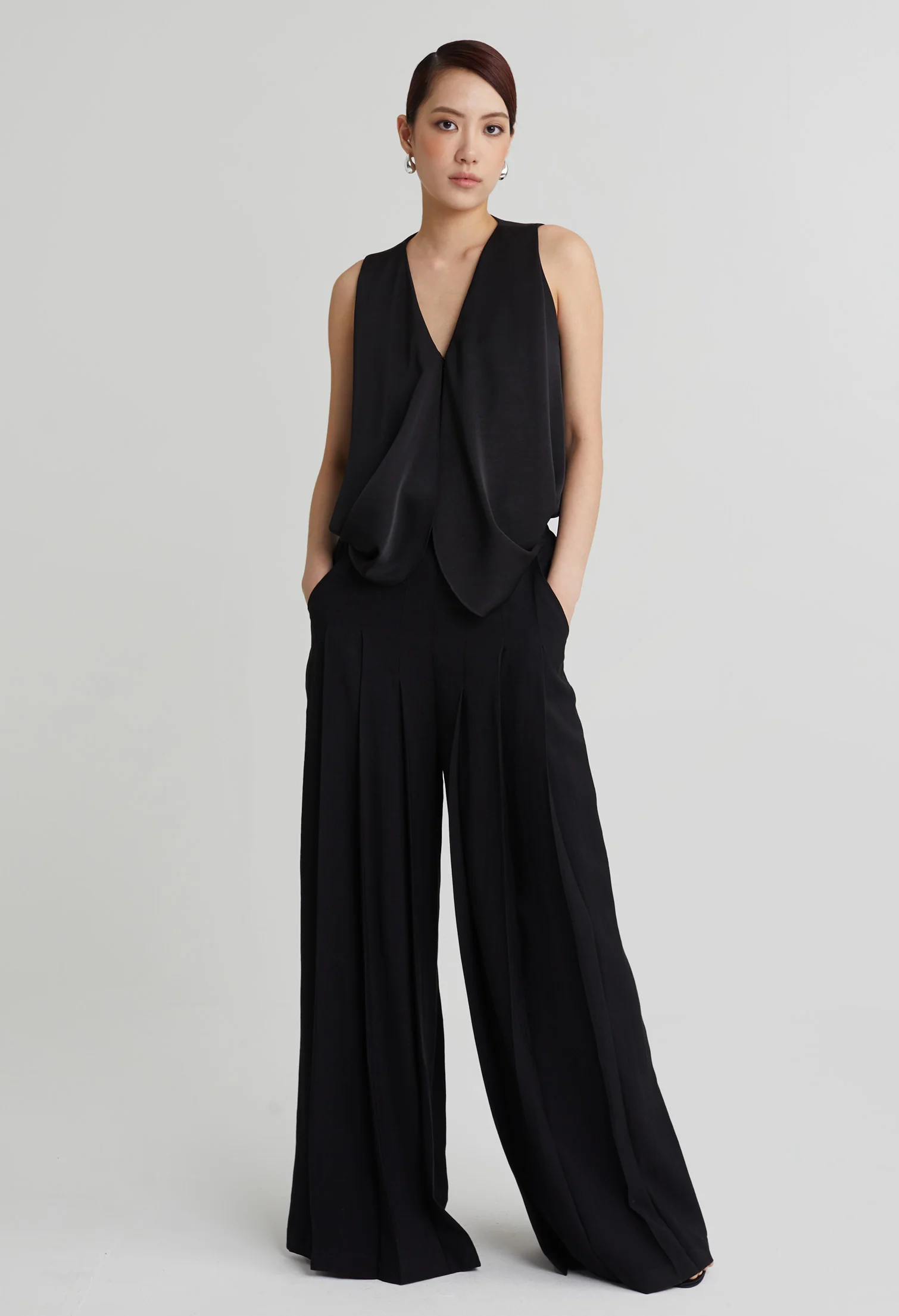 nichii X NURITA HARITH Elegant Two-way Flou Sleeveless Top