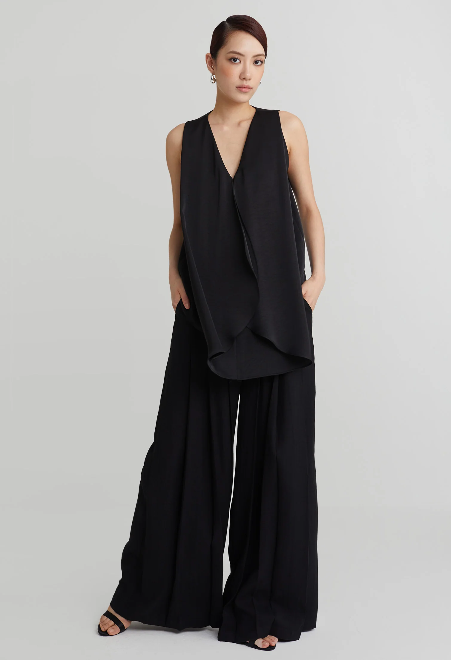 nichii X NURITA HARITH Elegant Two-way Flou Sleeveless Top