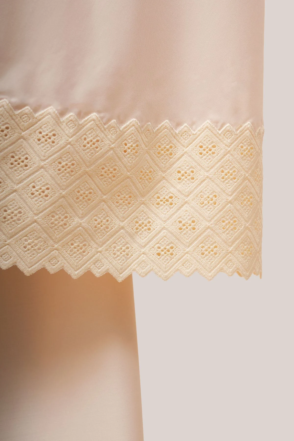 Telekung Harmony Signature Elara