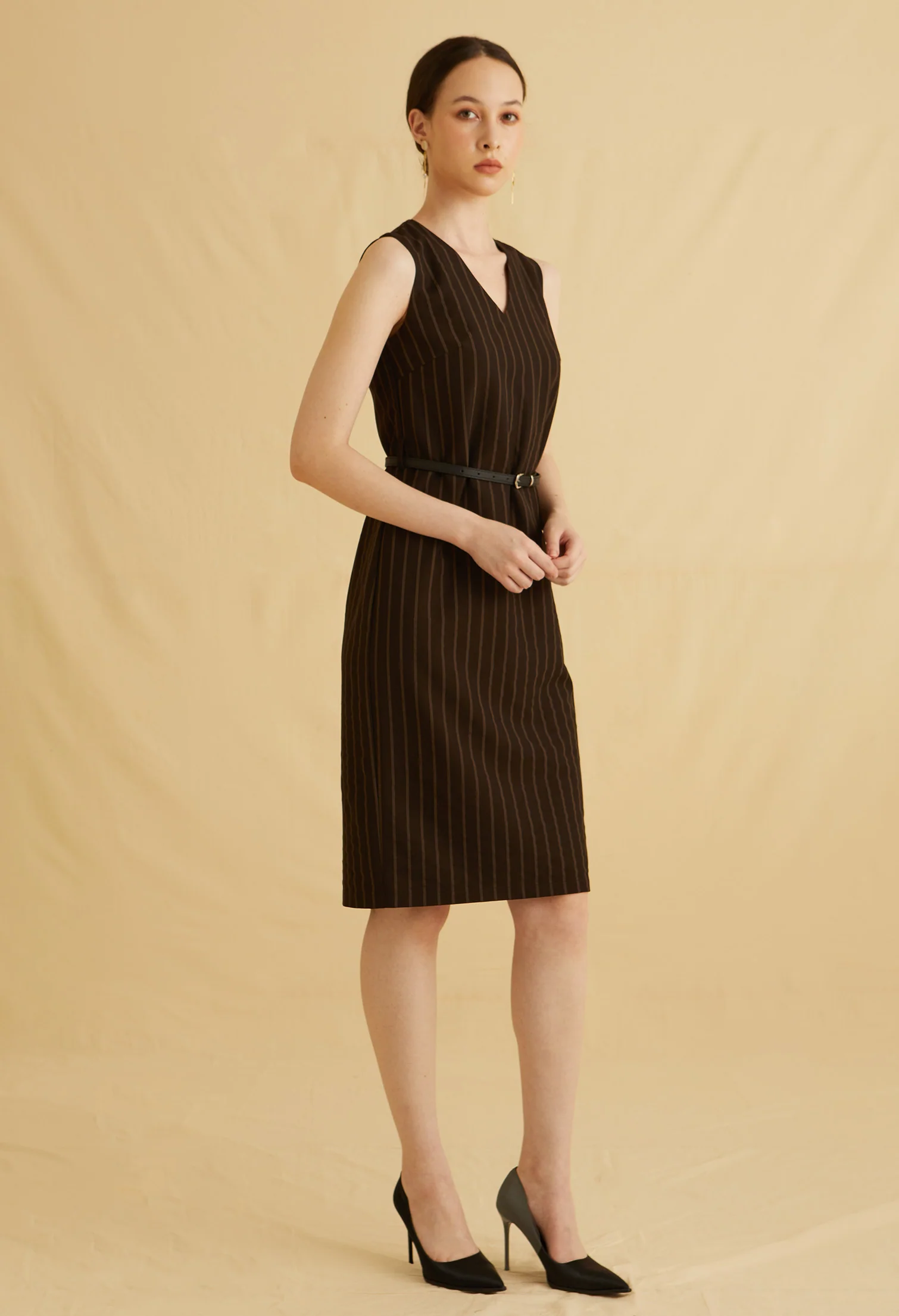 Sharp Line Midi Dress