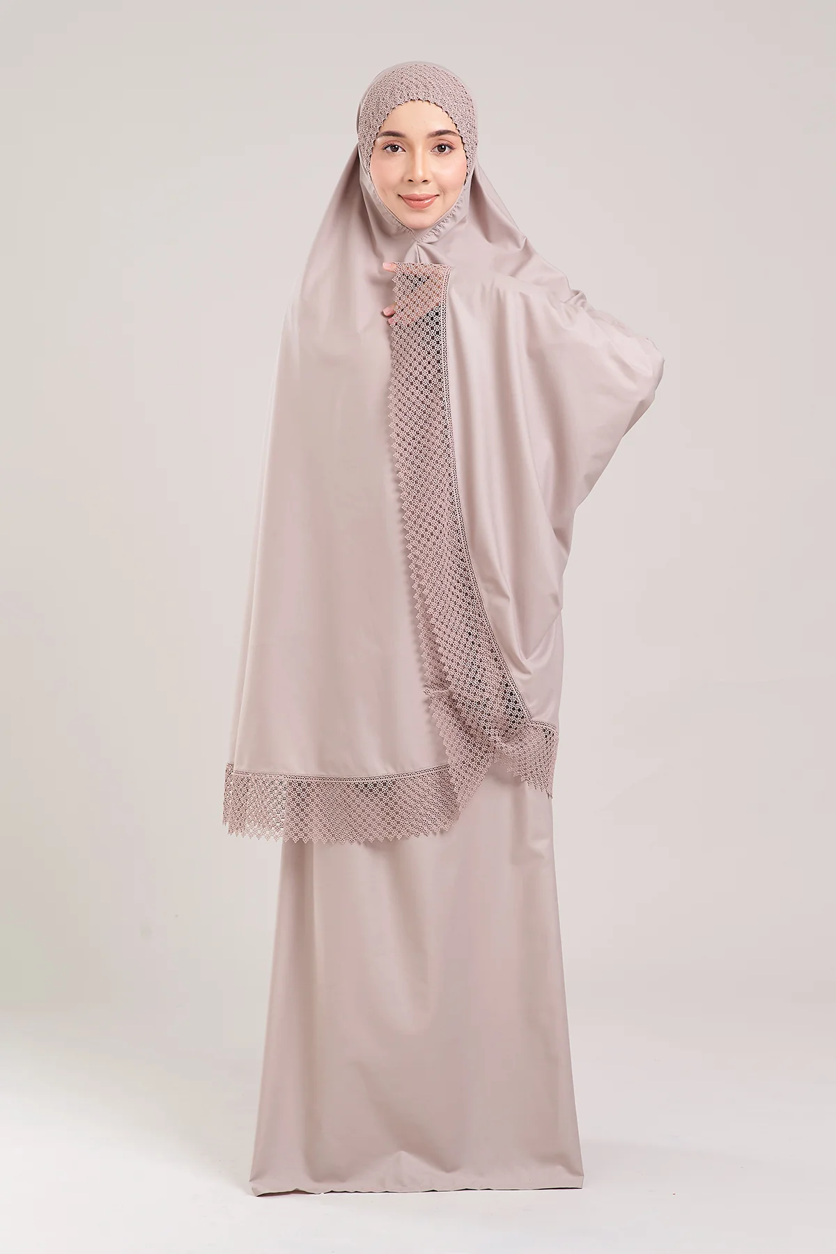 Telekung Modish Akira