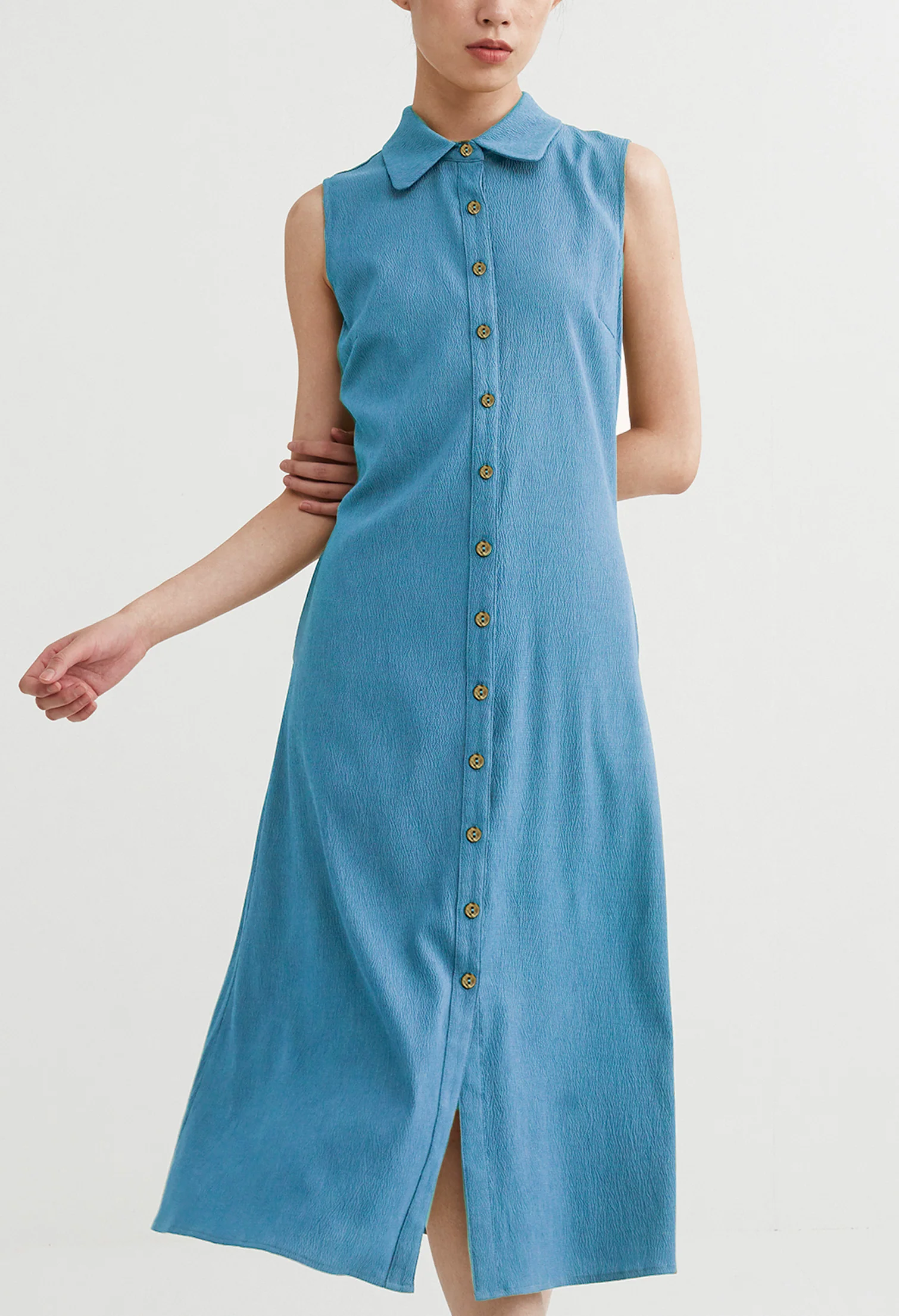 Chic Sleeveless Button Down Dress