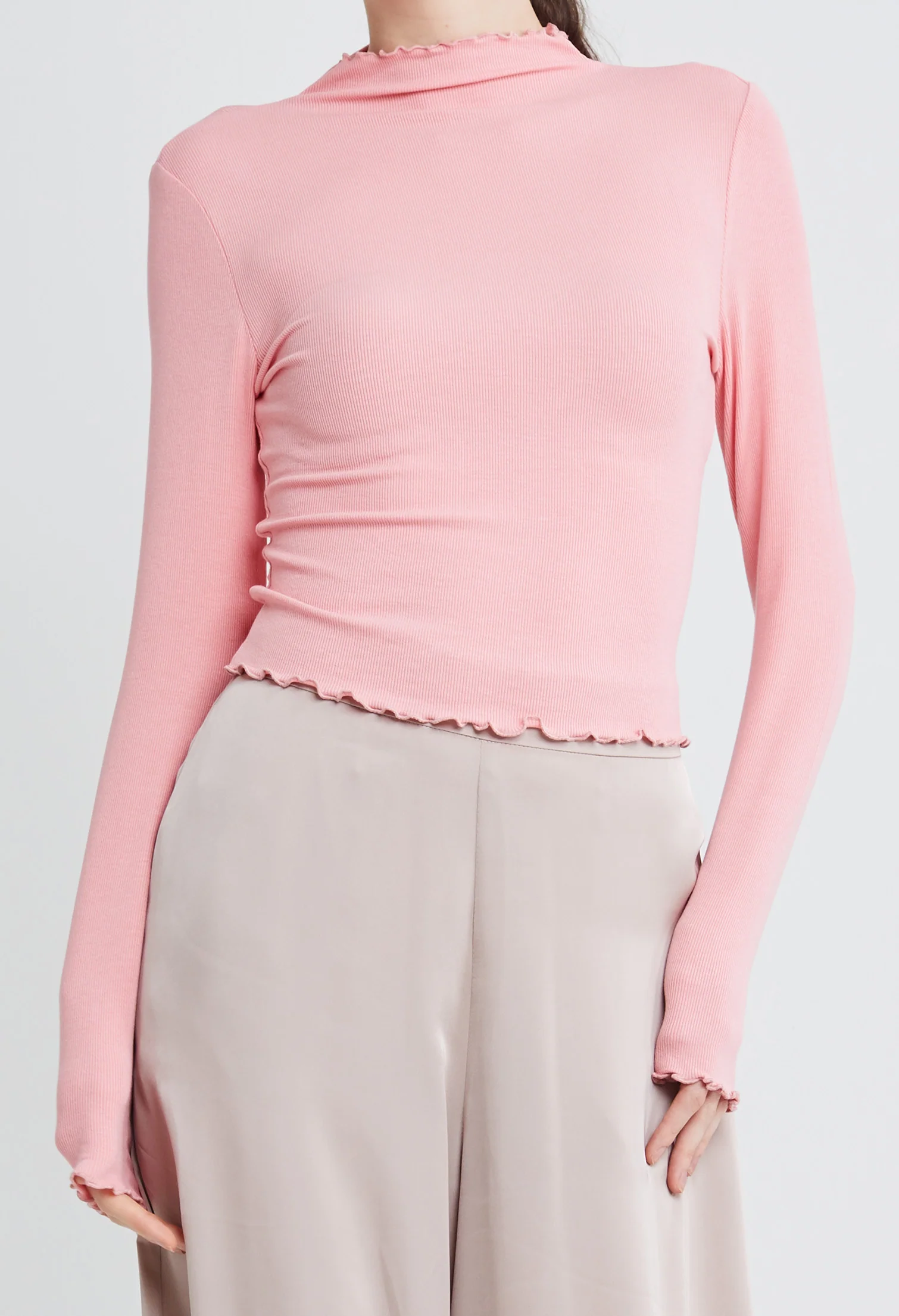 Frilled Turtleneck Inner Fitted Top