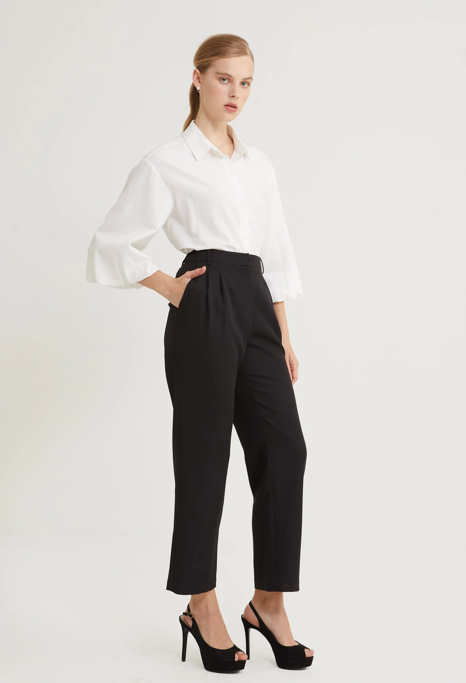 Metropolitan Straight Cut Pants