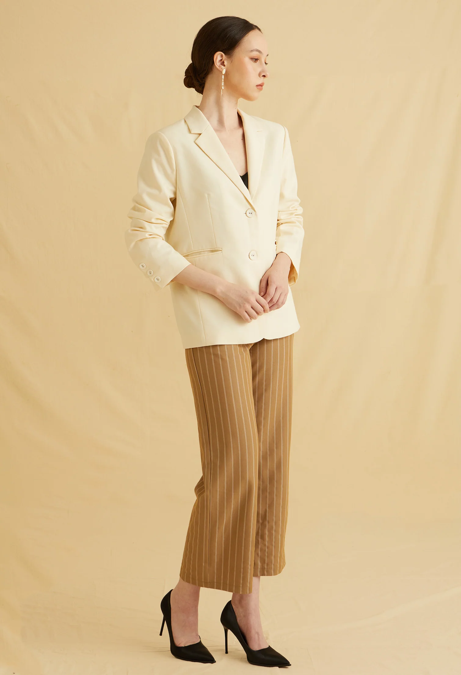 Refined Frame V-Neck Blazer