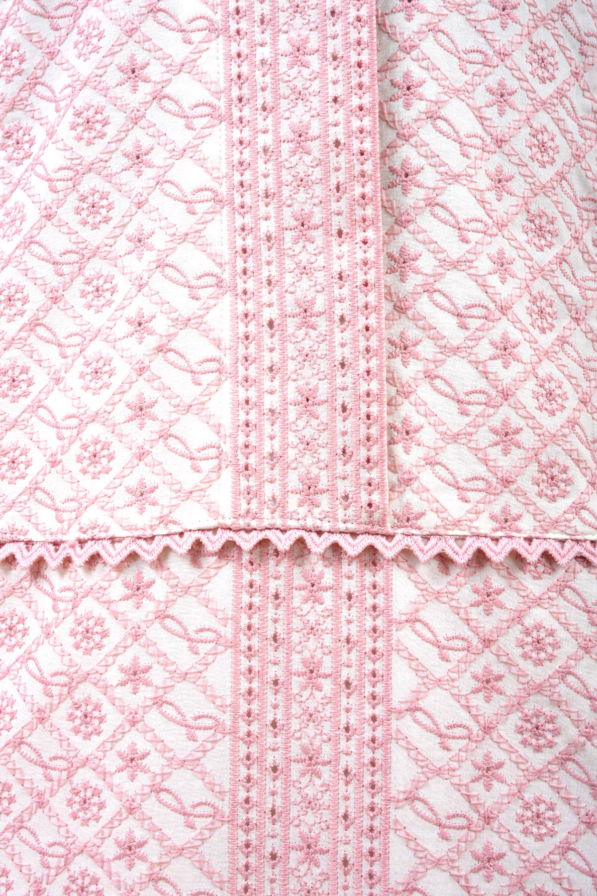 Anahita Embroidery Jubah