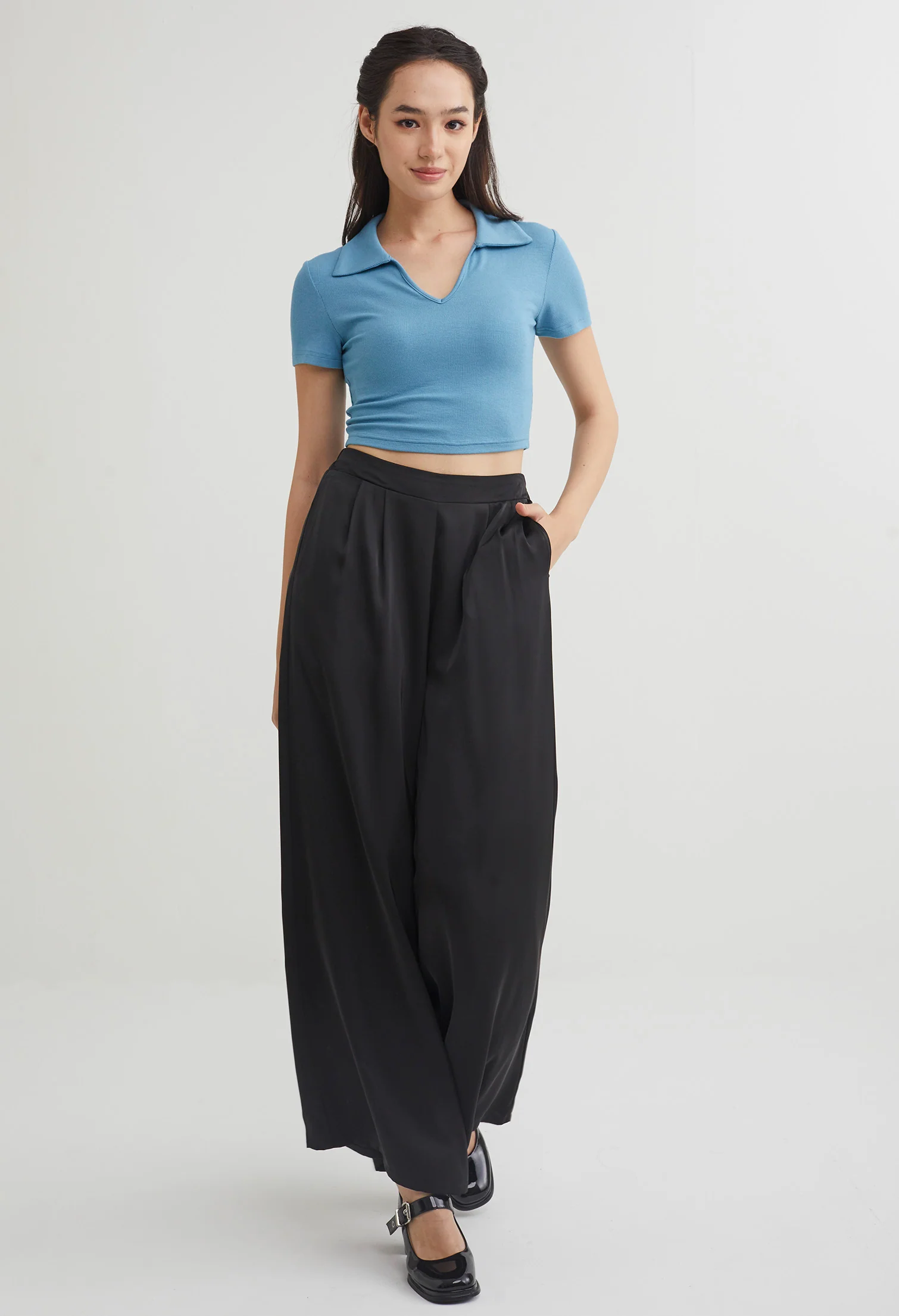 Ribbed Collared Cropped Top