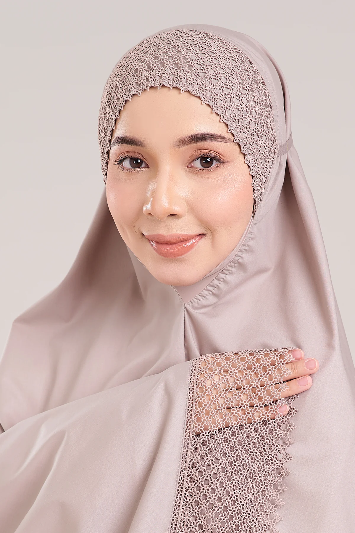 Telekung Modish Akira