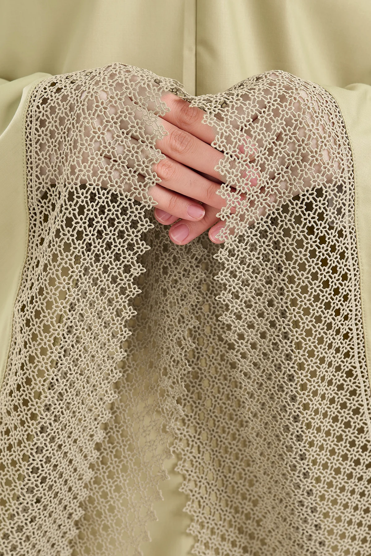 Telekung Modish Akira