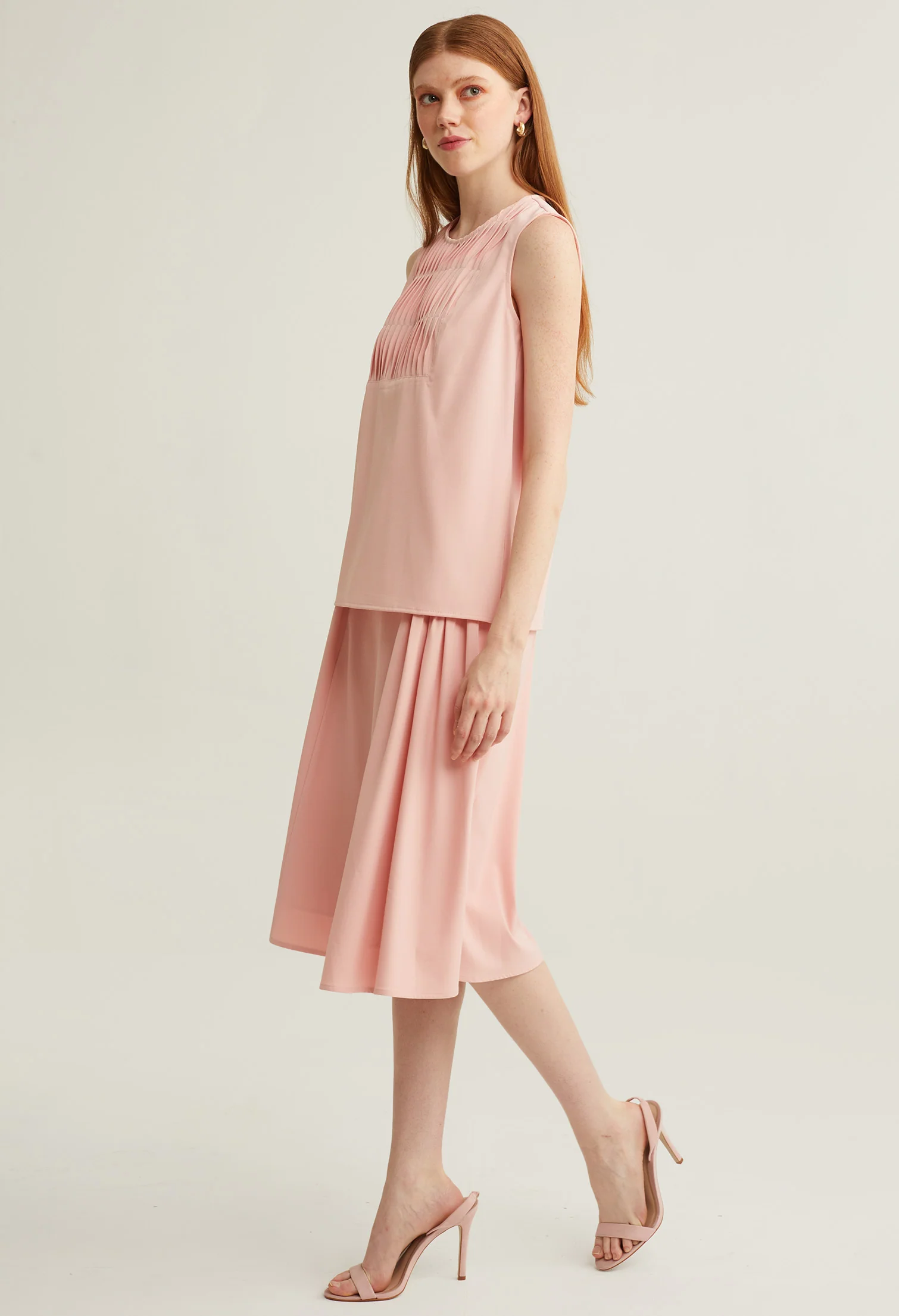 Twist Pleated Sleeveless Top