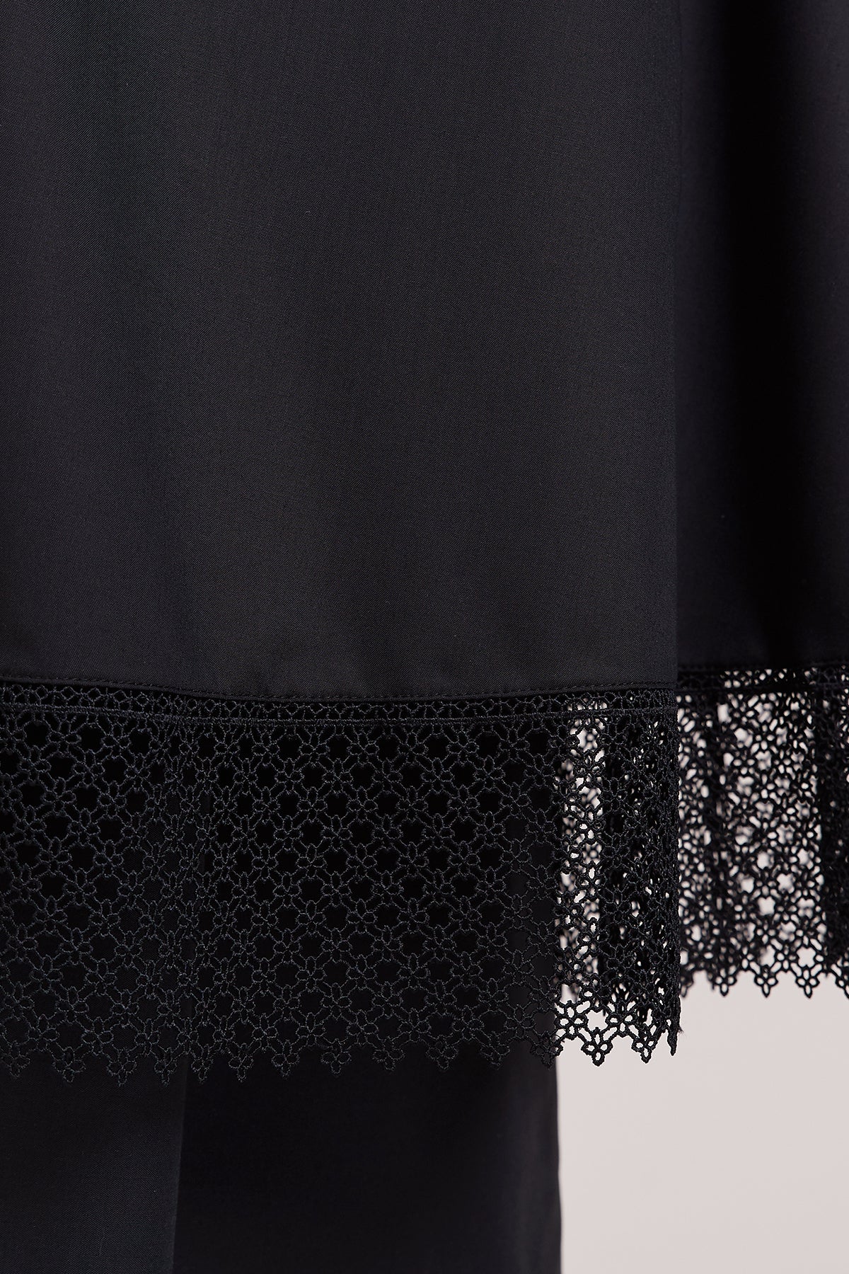 Telekung Modish Akira