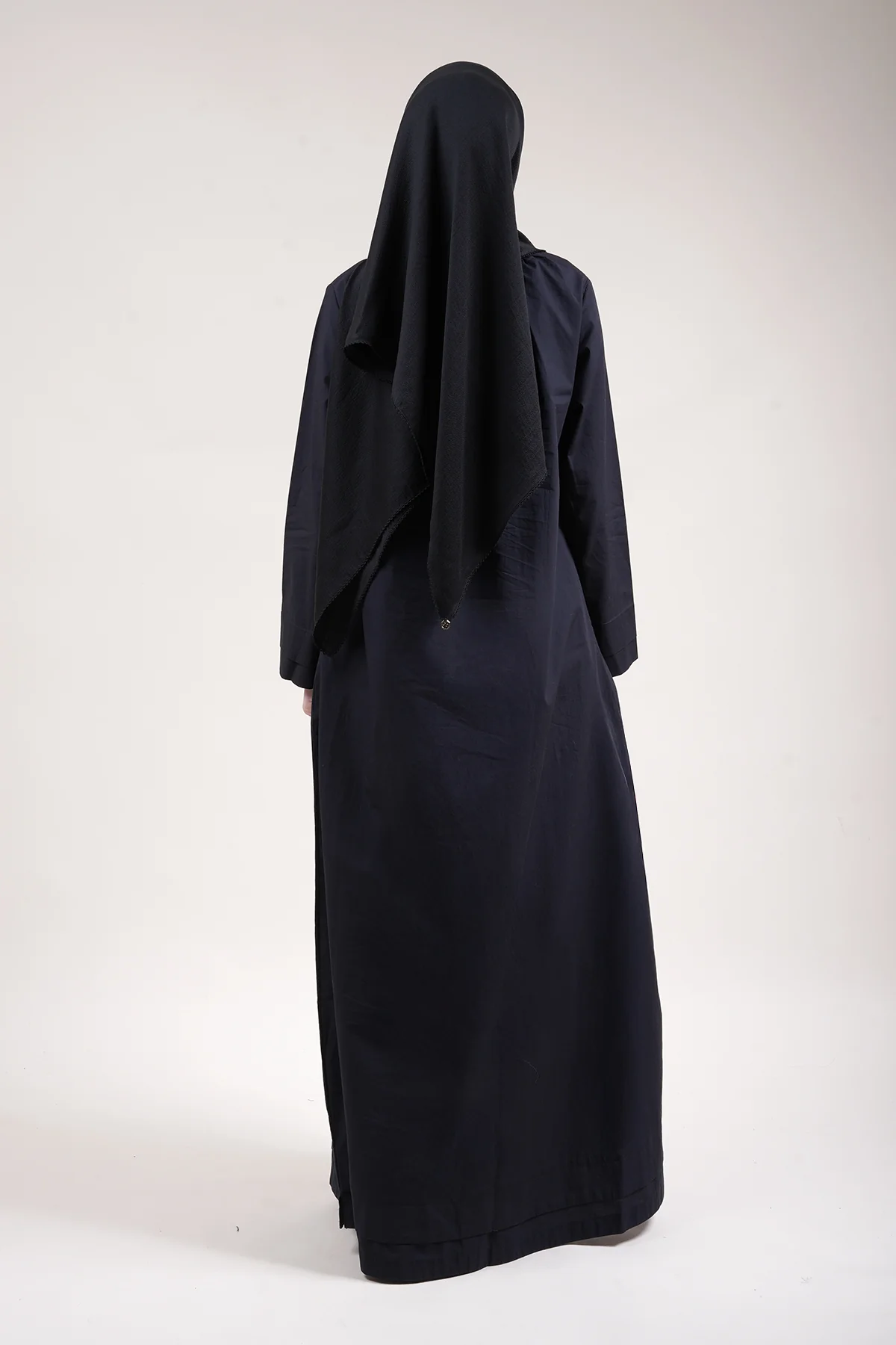 Neera Embroidery Jubah