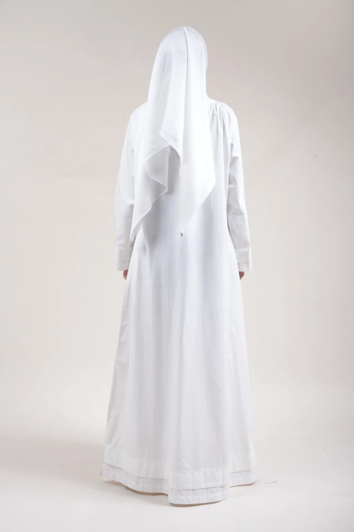 Neera Embroidery Jubah