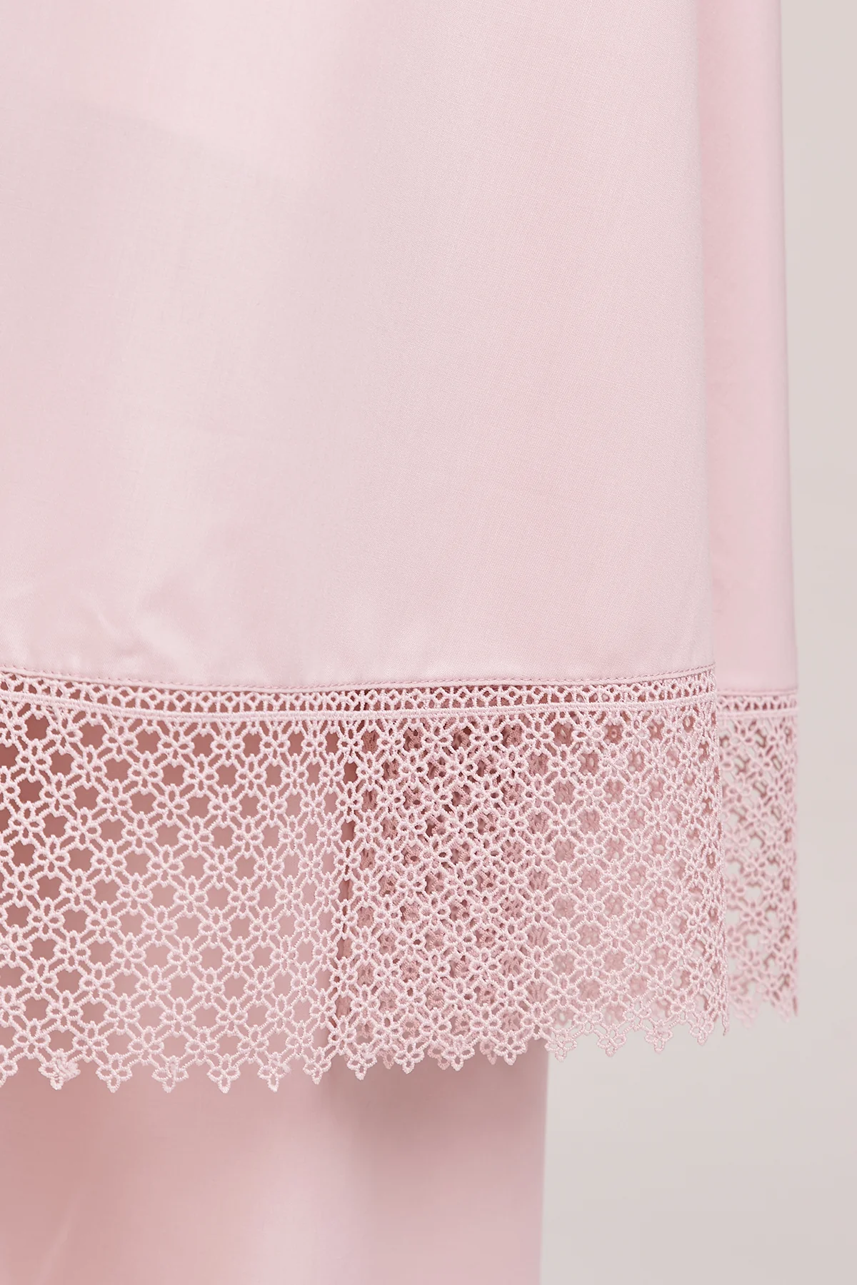 Telekung Modish Akira