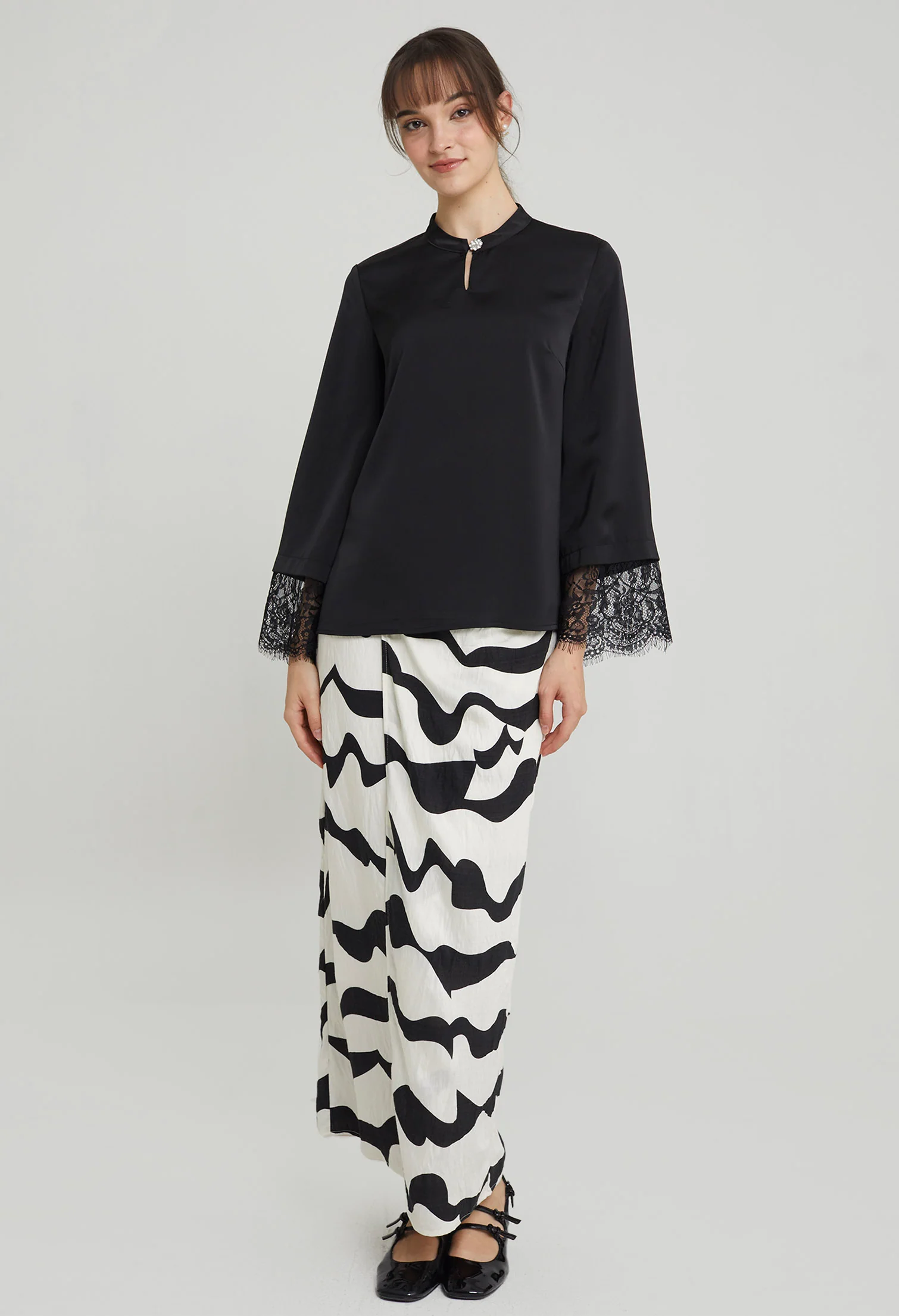 Modern Matte Eyelash Sleeves Blouse