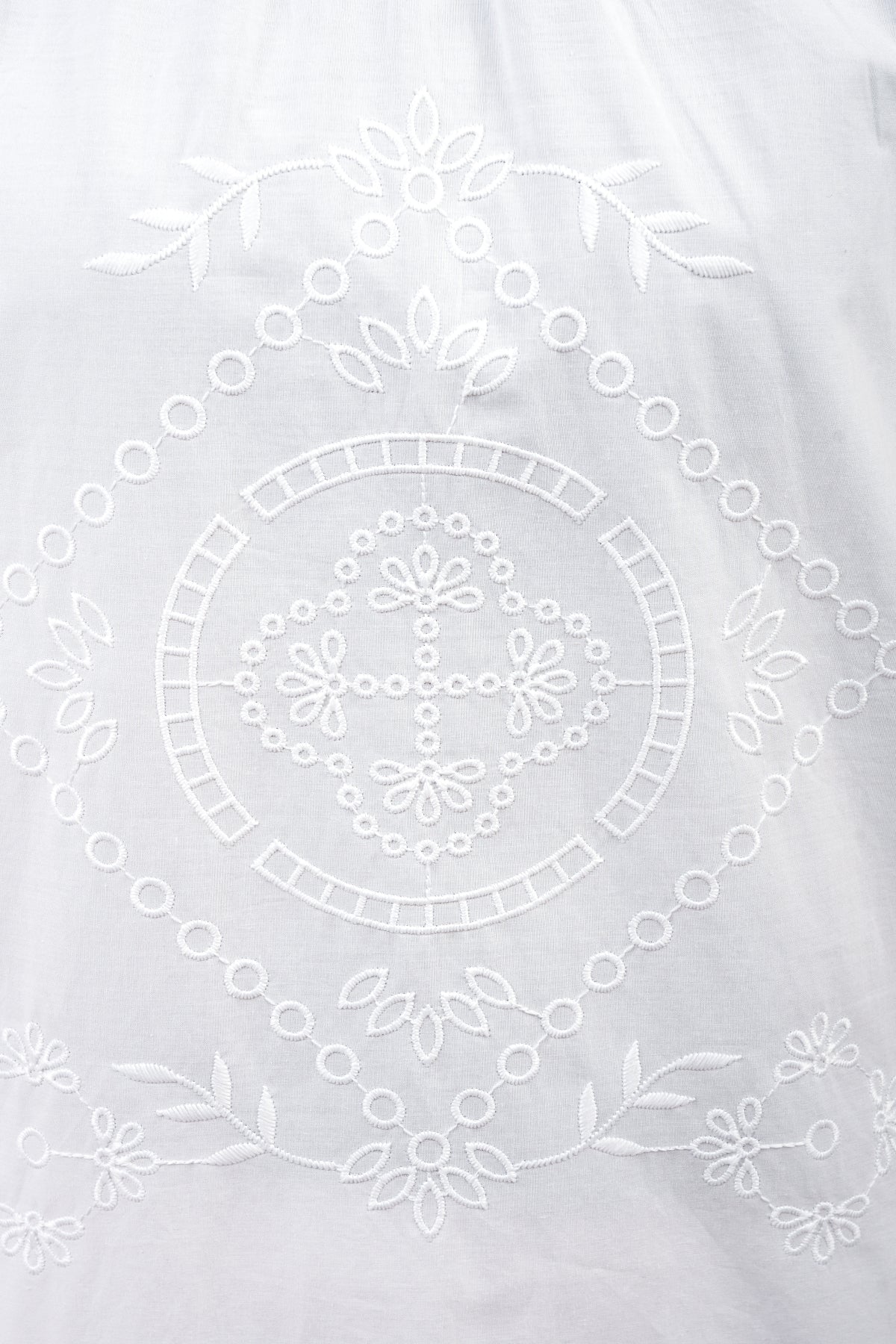 Neera Embroidery Jubah