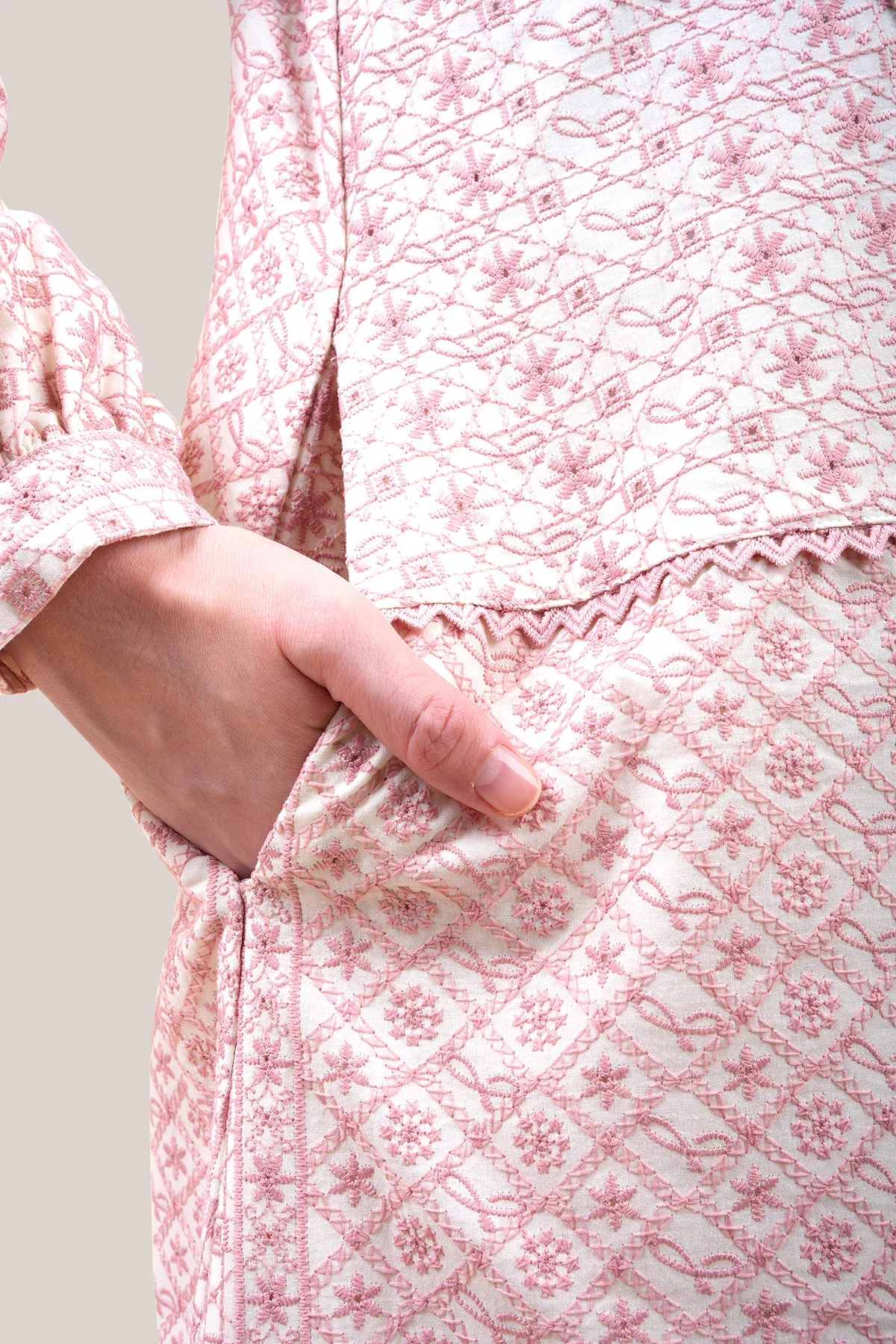 Anahita Embroidery Jubah