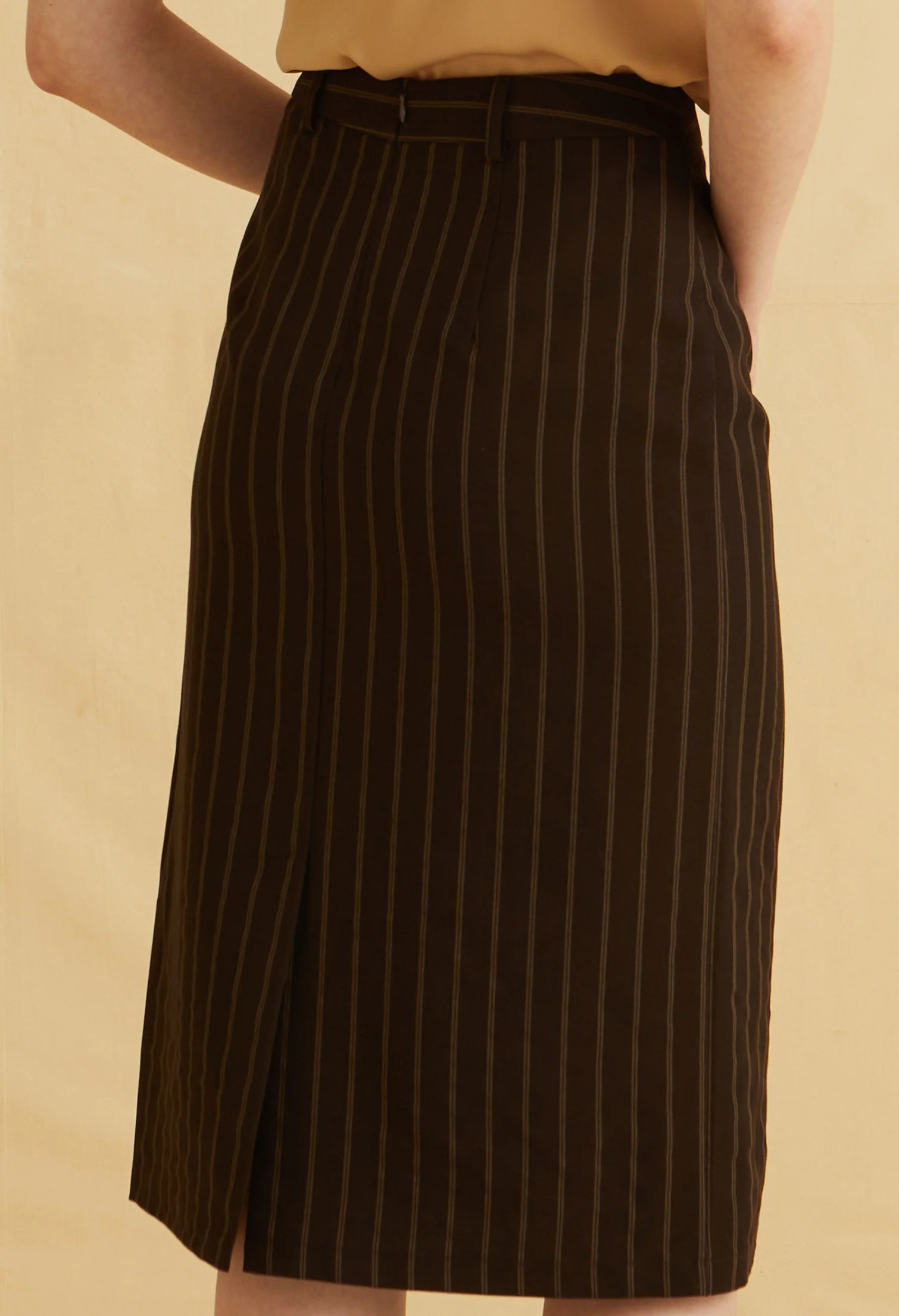 Sharp Line Midi Skirts