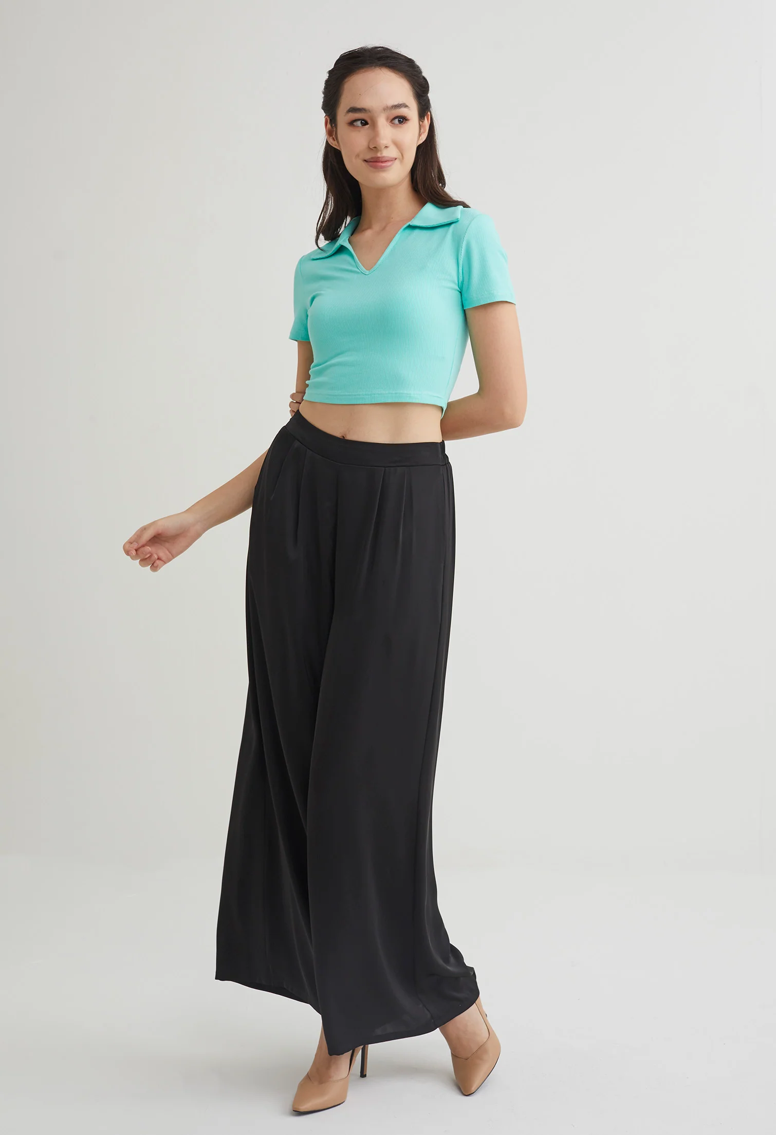 Ribbed Collared Cropped Top