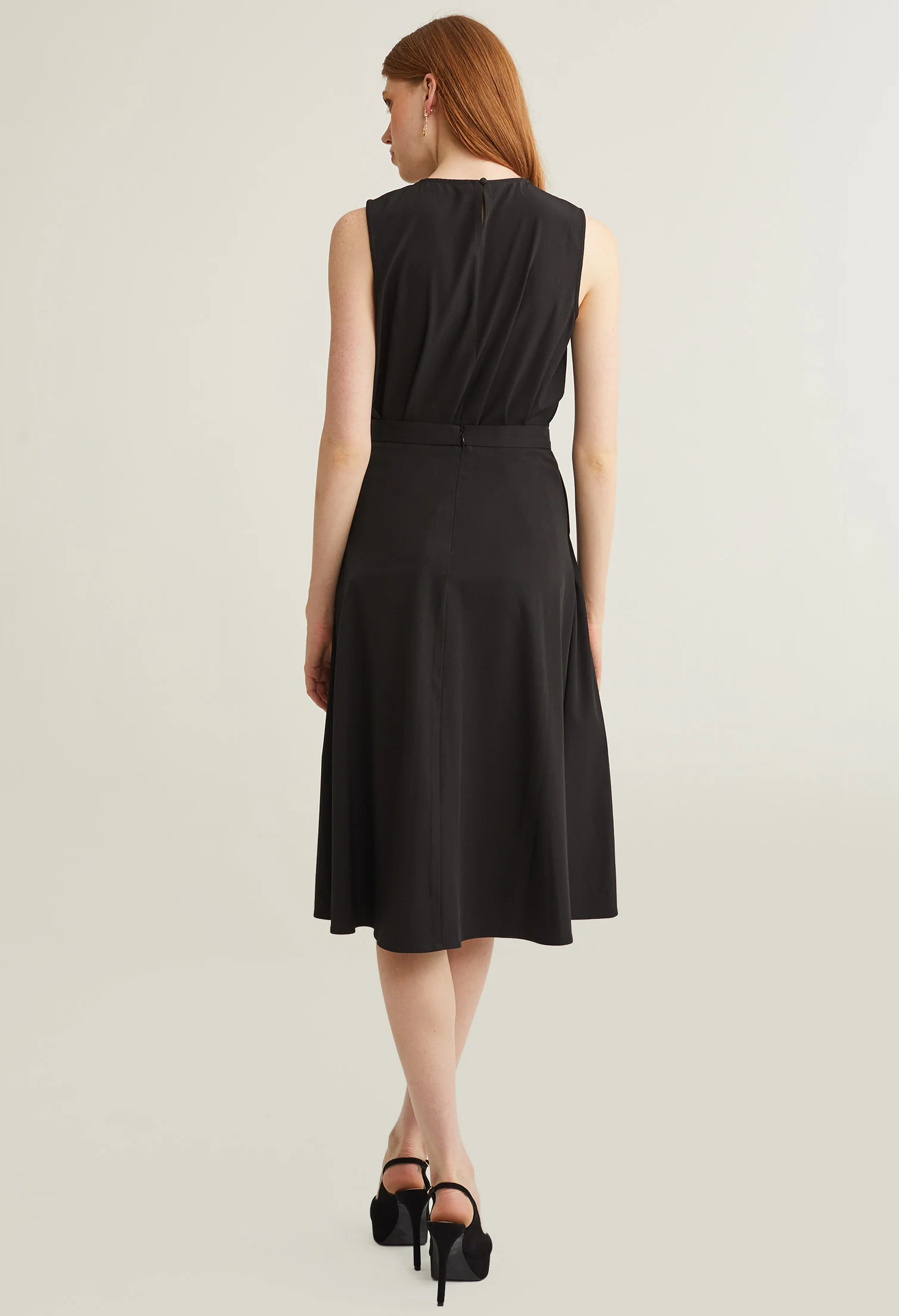 Twist Pleated Umbrella Midi Skirt