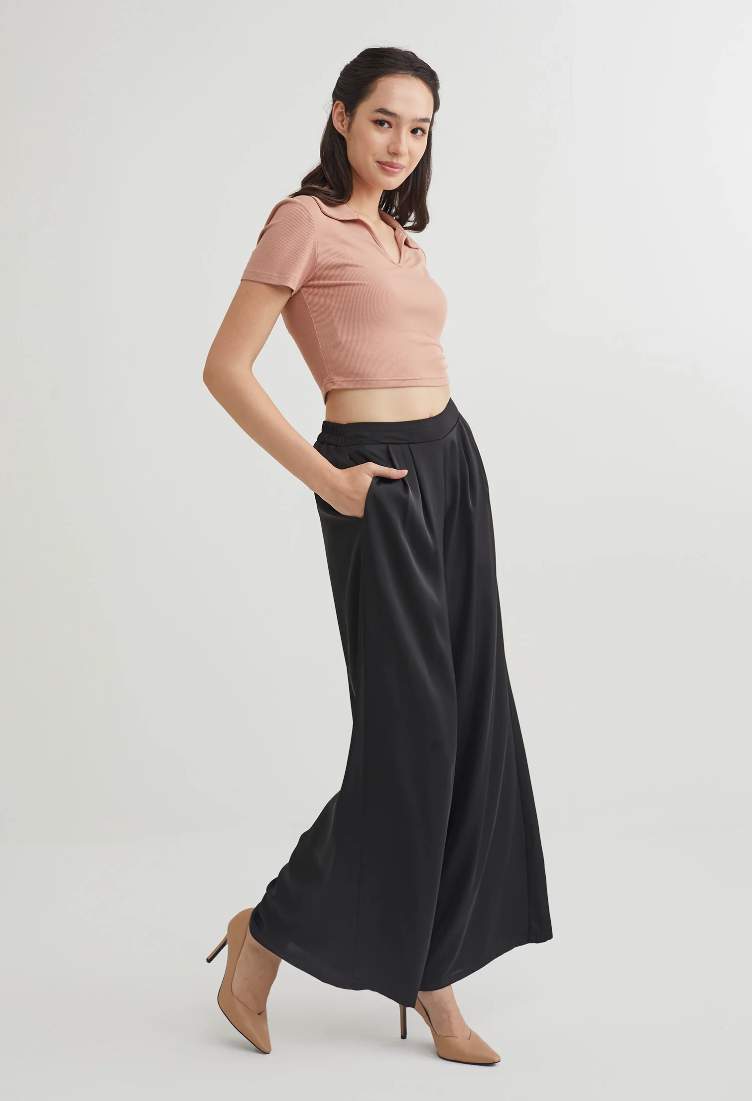 Ribbed Collared Cropped Top