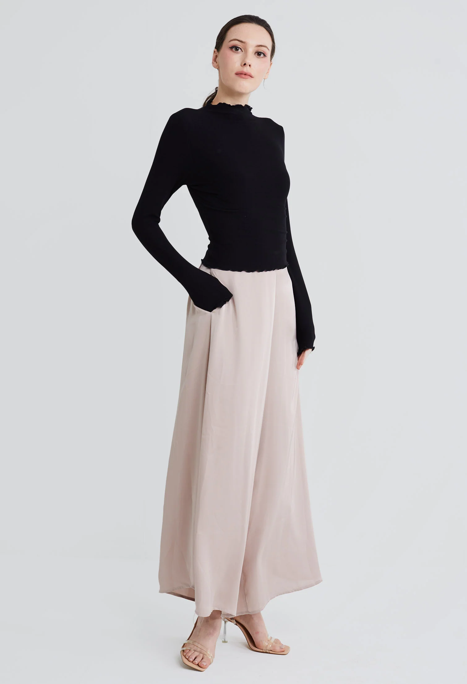 Frilled Turtleneck Inner Fitted Top