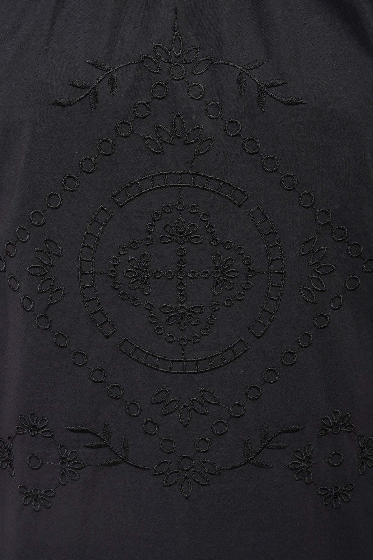 Neera Embroidery Jubah