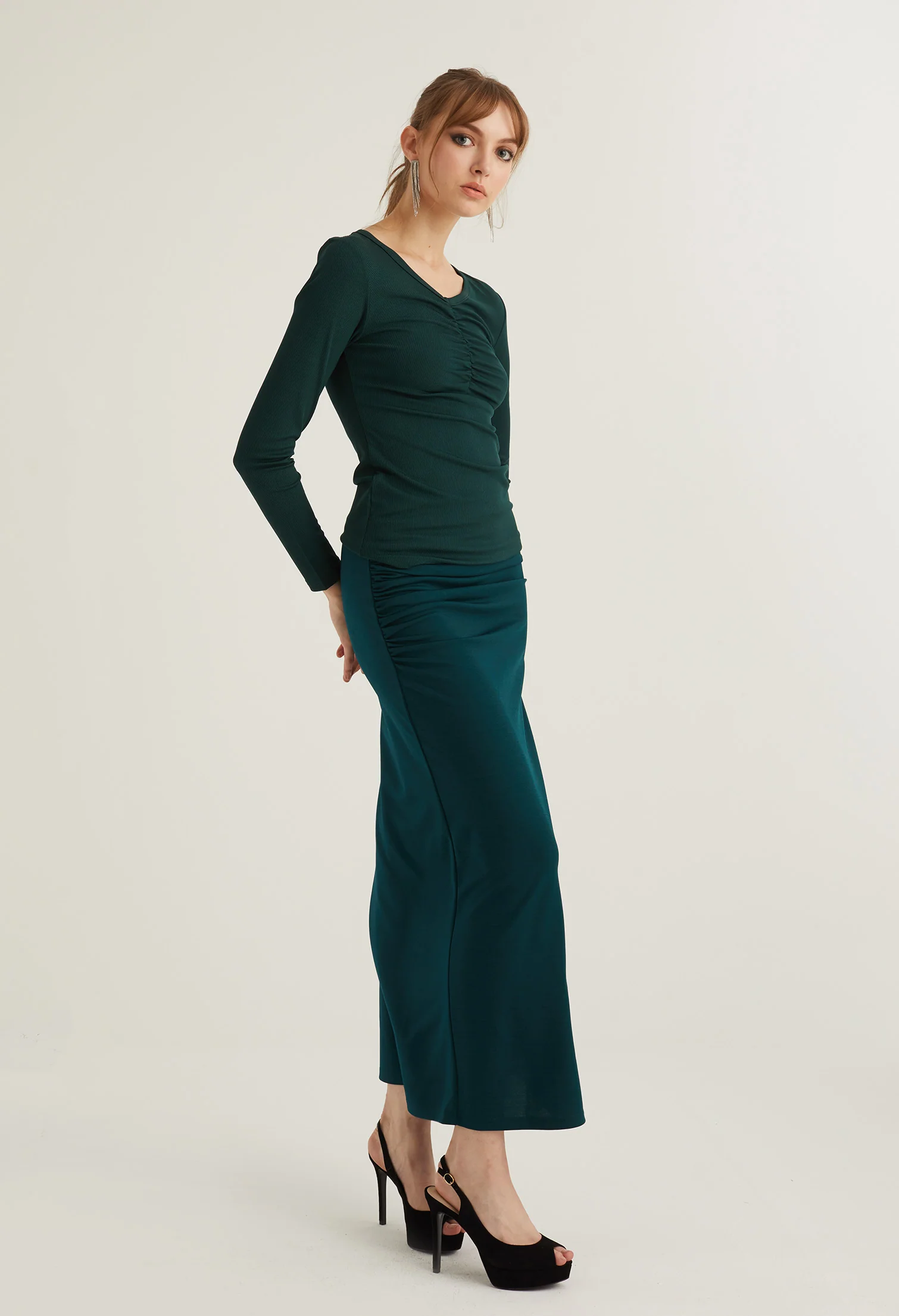 Basic Cinch Detail V Neck Top