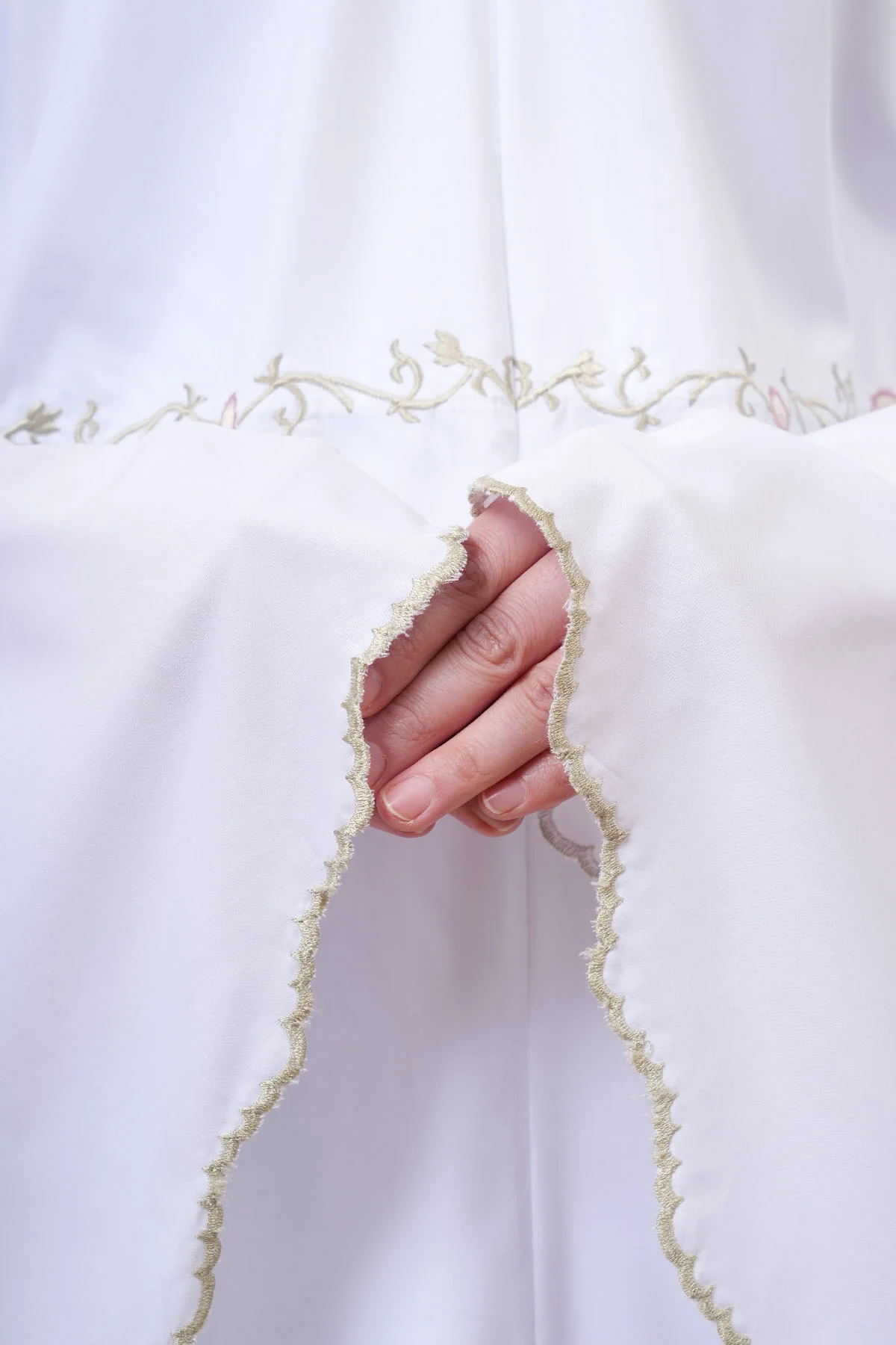 Telekung Maharani Broderie Zaima