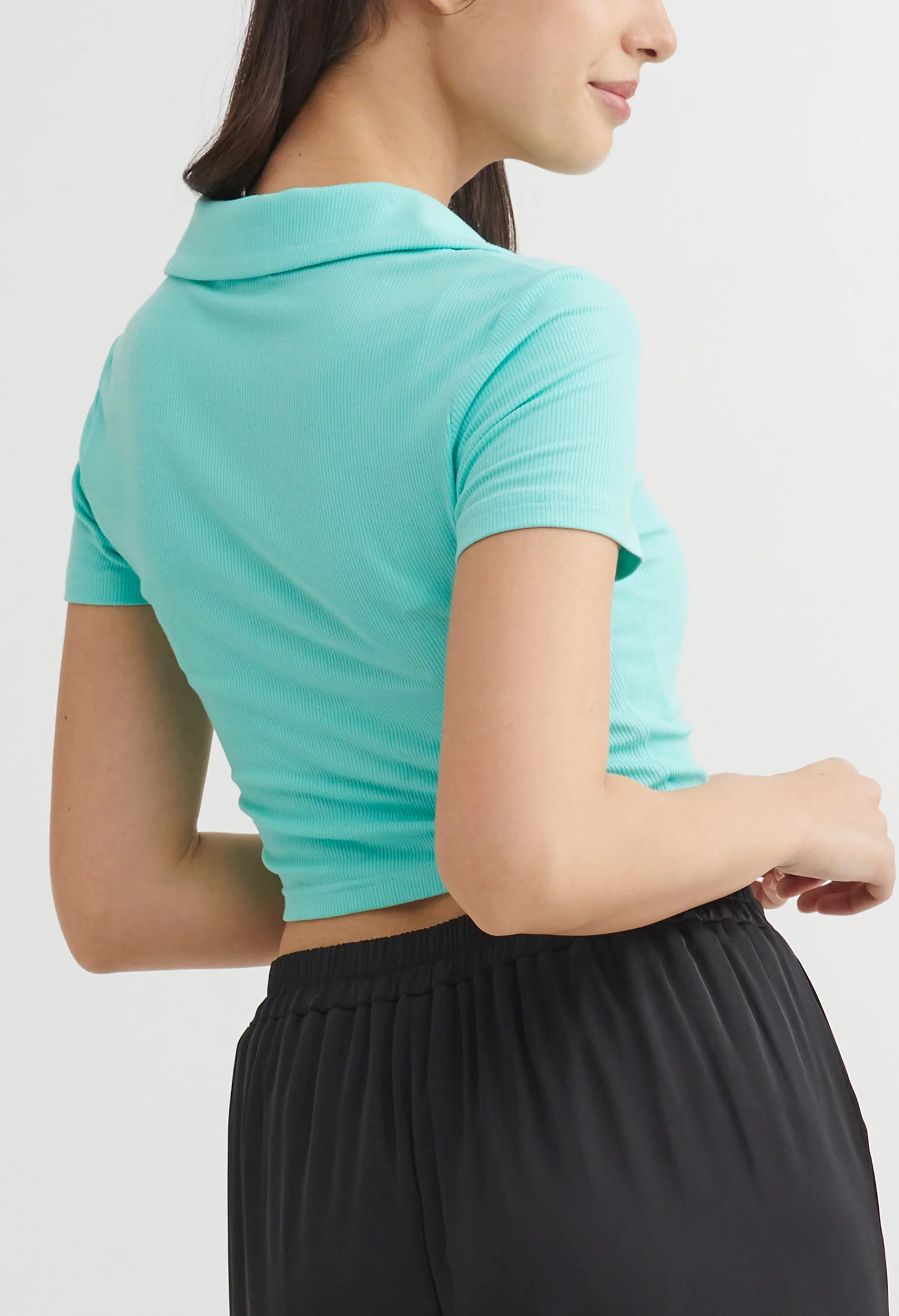 Ribbed Collared Cropped Top