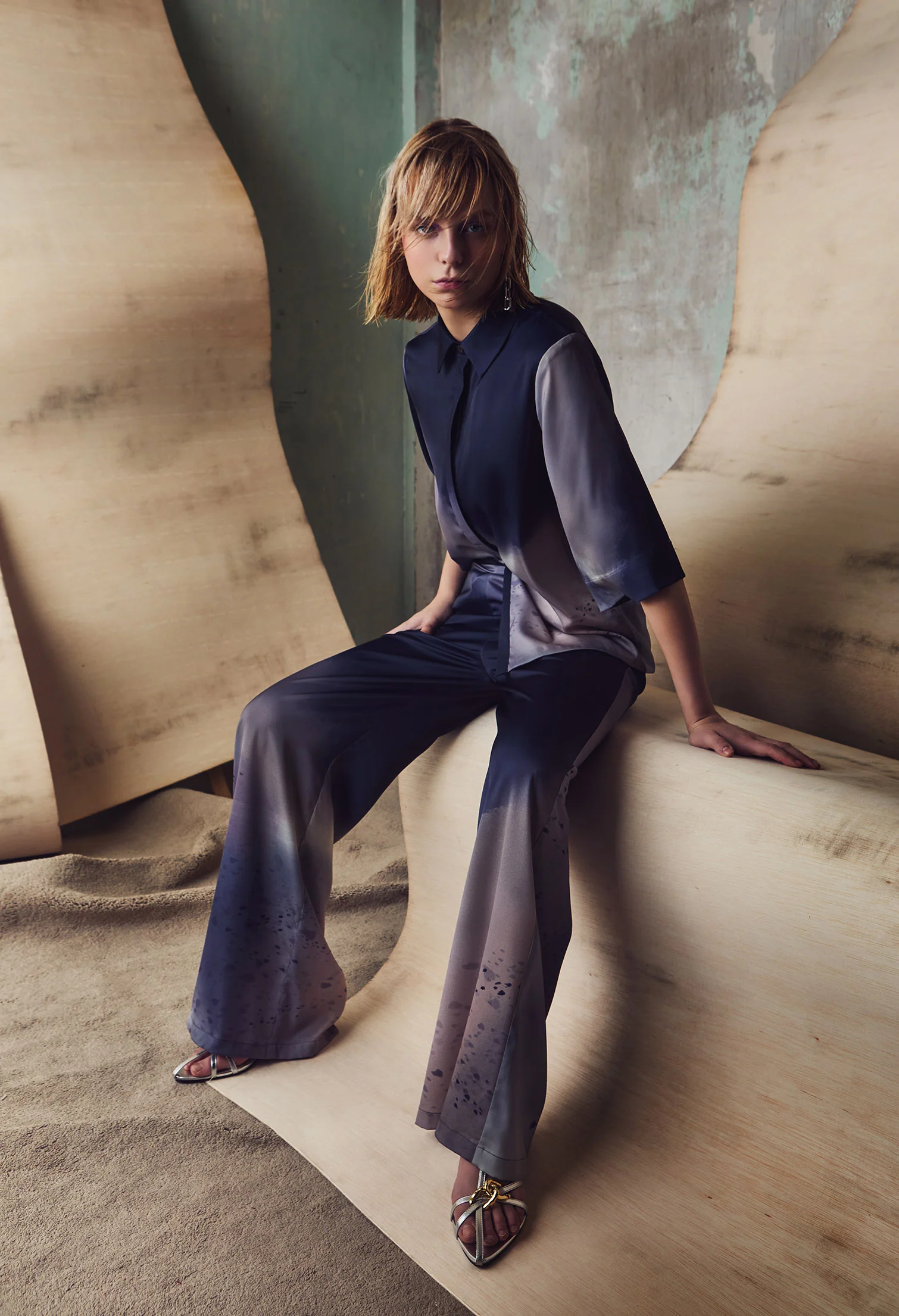 nichii X NURITA HARITH Gradient Indigo Collared Silk Top