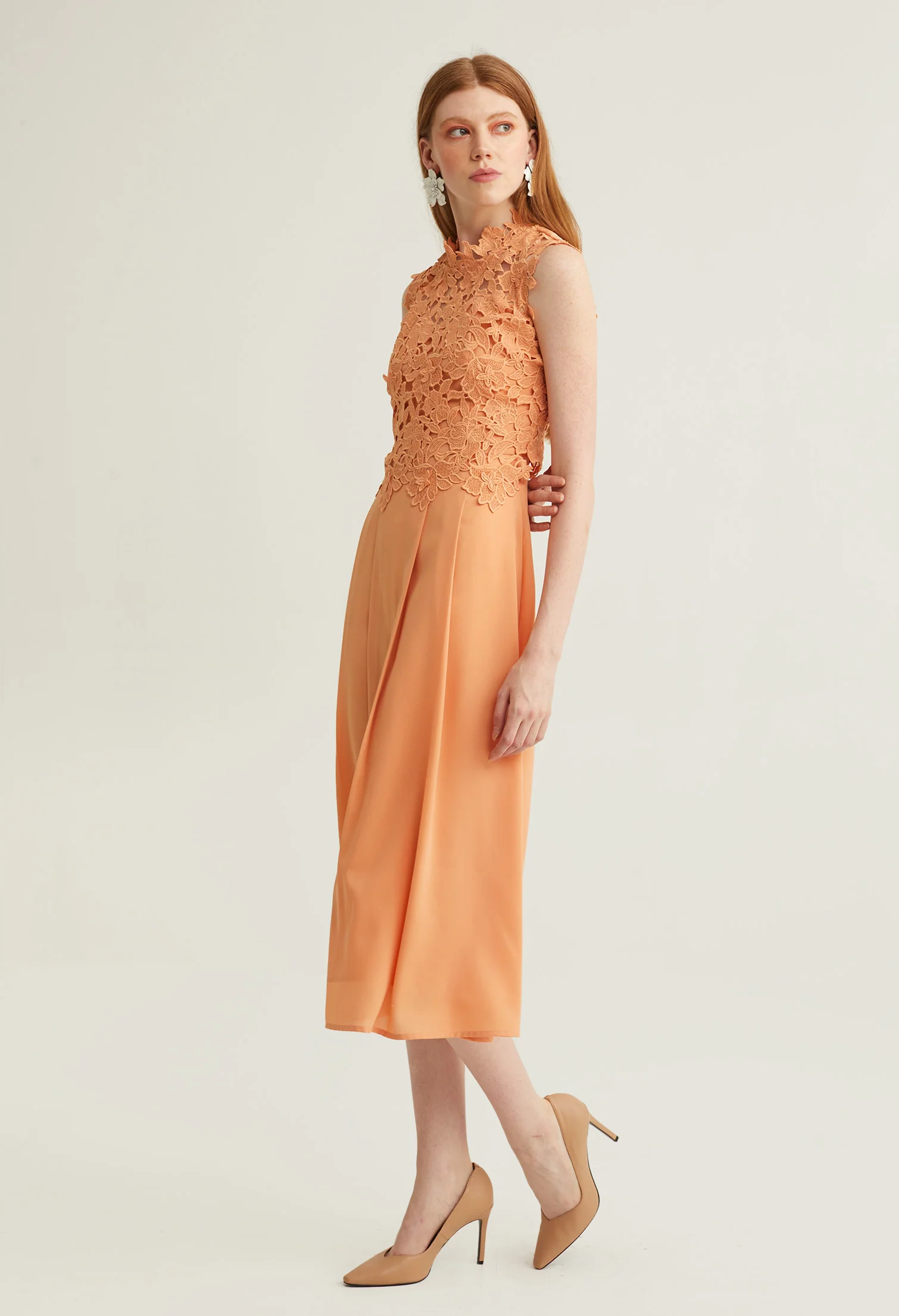 Elegant Laced Bodice Midi Dress