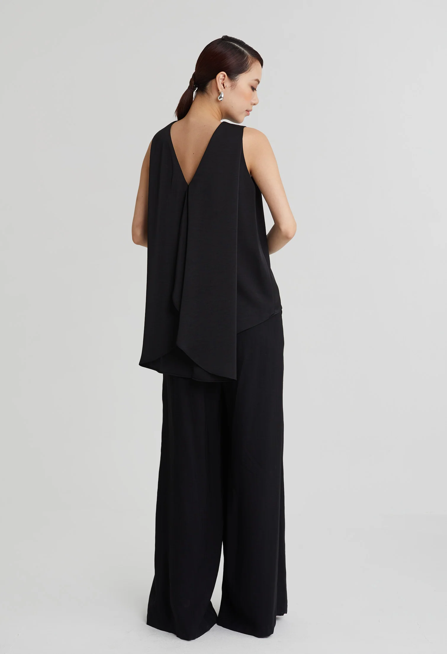 nichii X NURITA HARITH Elegant Two-way Flou Sleeveless Top