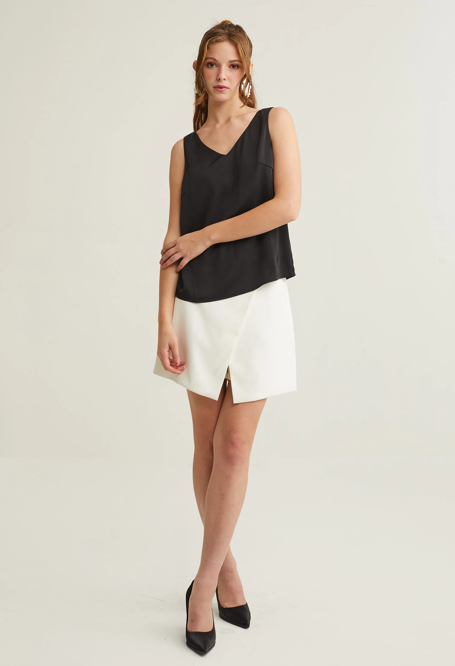 Casual V-Neck Straight Cut Sleeveless Top