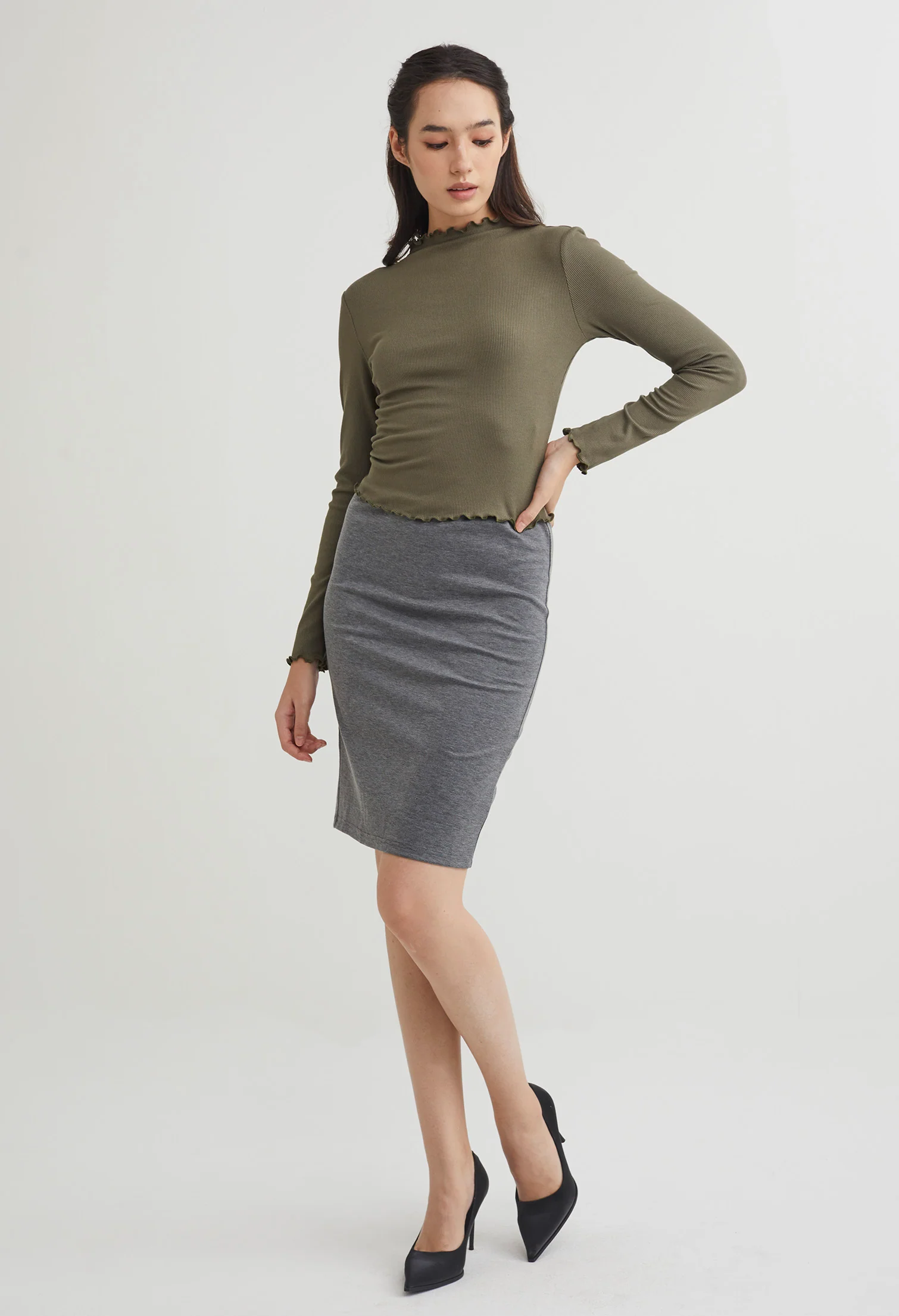 Frilled Turtleneck Inner Fitted Top