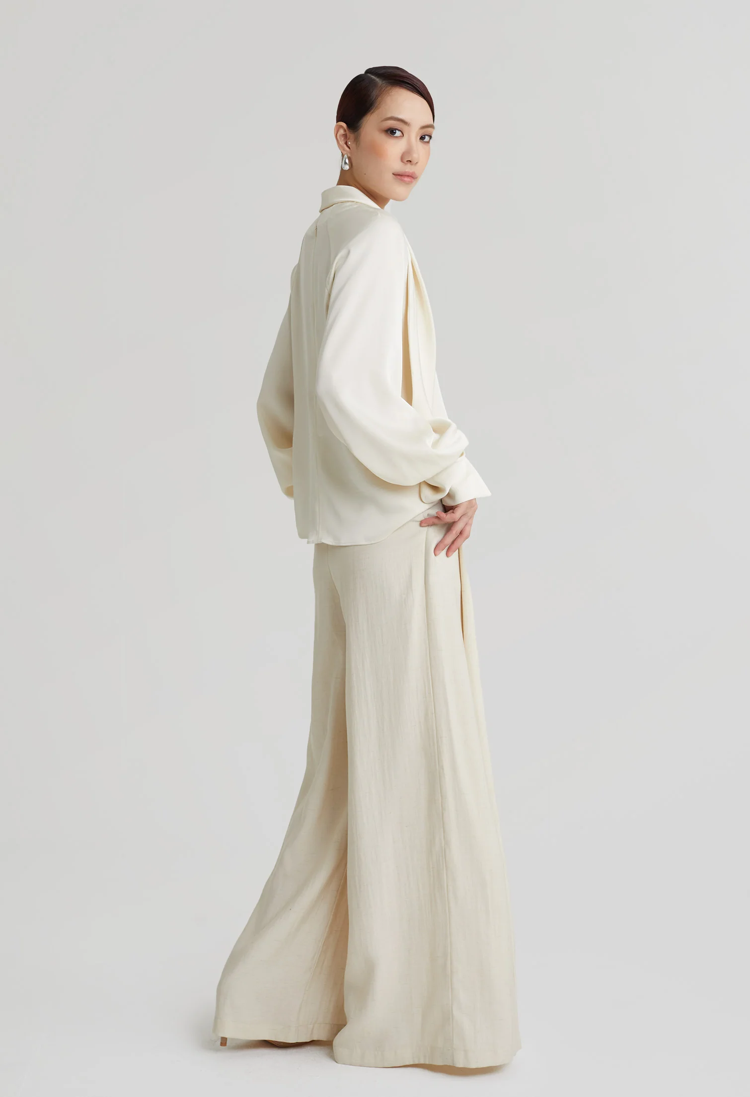 nichii X NURITA HARITH Scarf Flou V-Neck Top