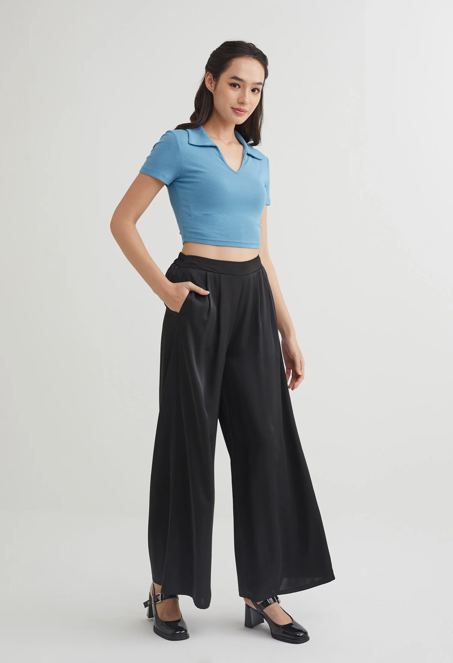 Ribbed Collared Cropped Top