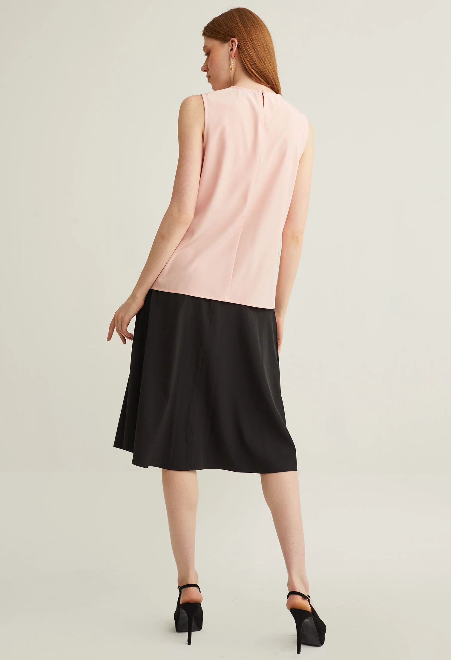 Twist Pleated Sleeveless Top