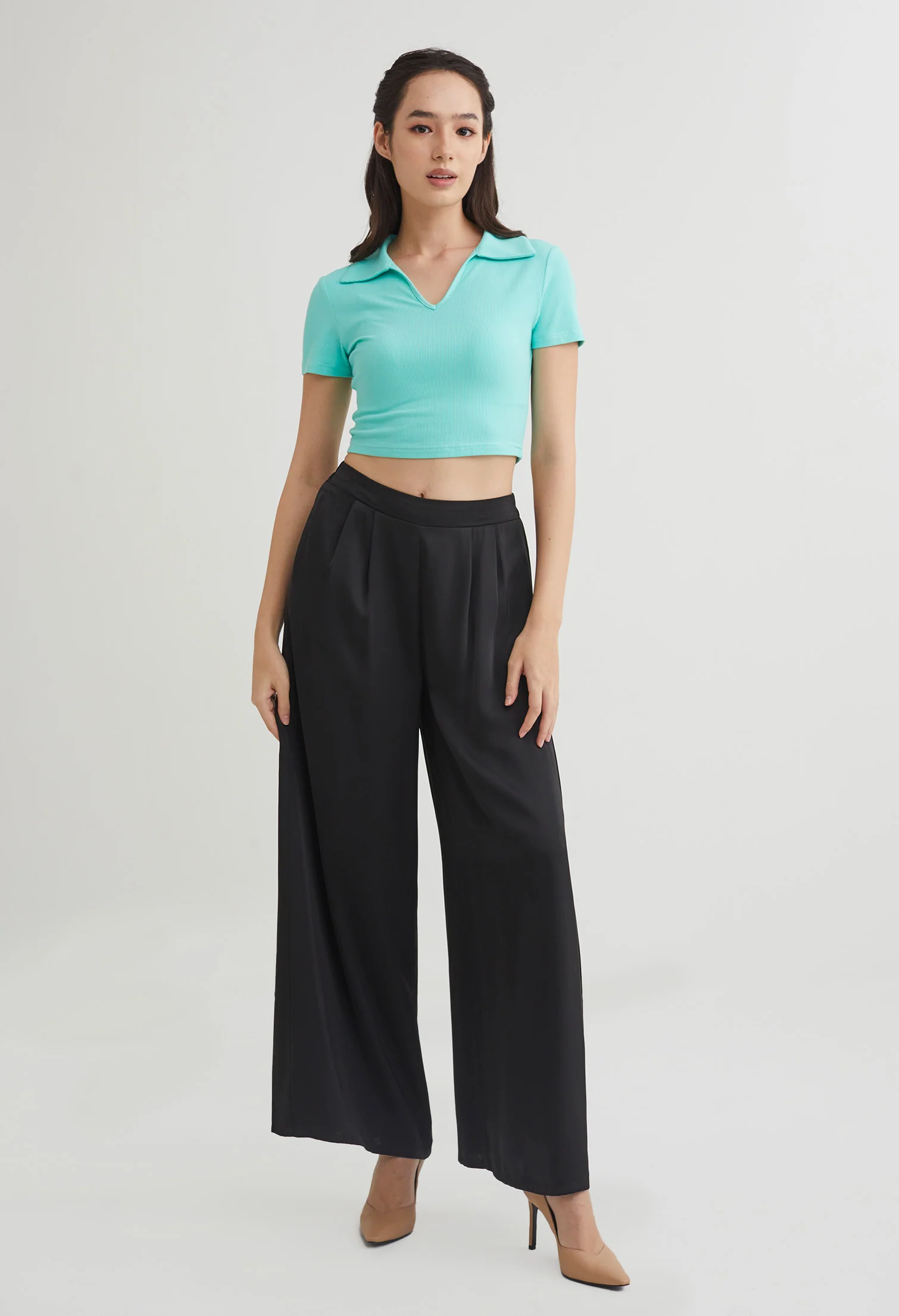Ribbed Collared Cropped Top