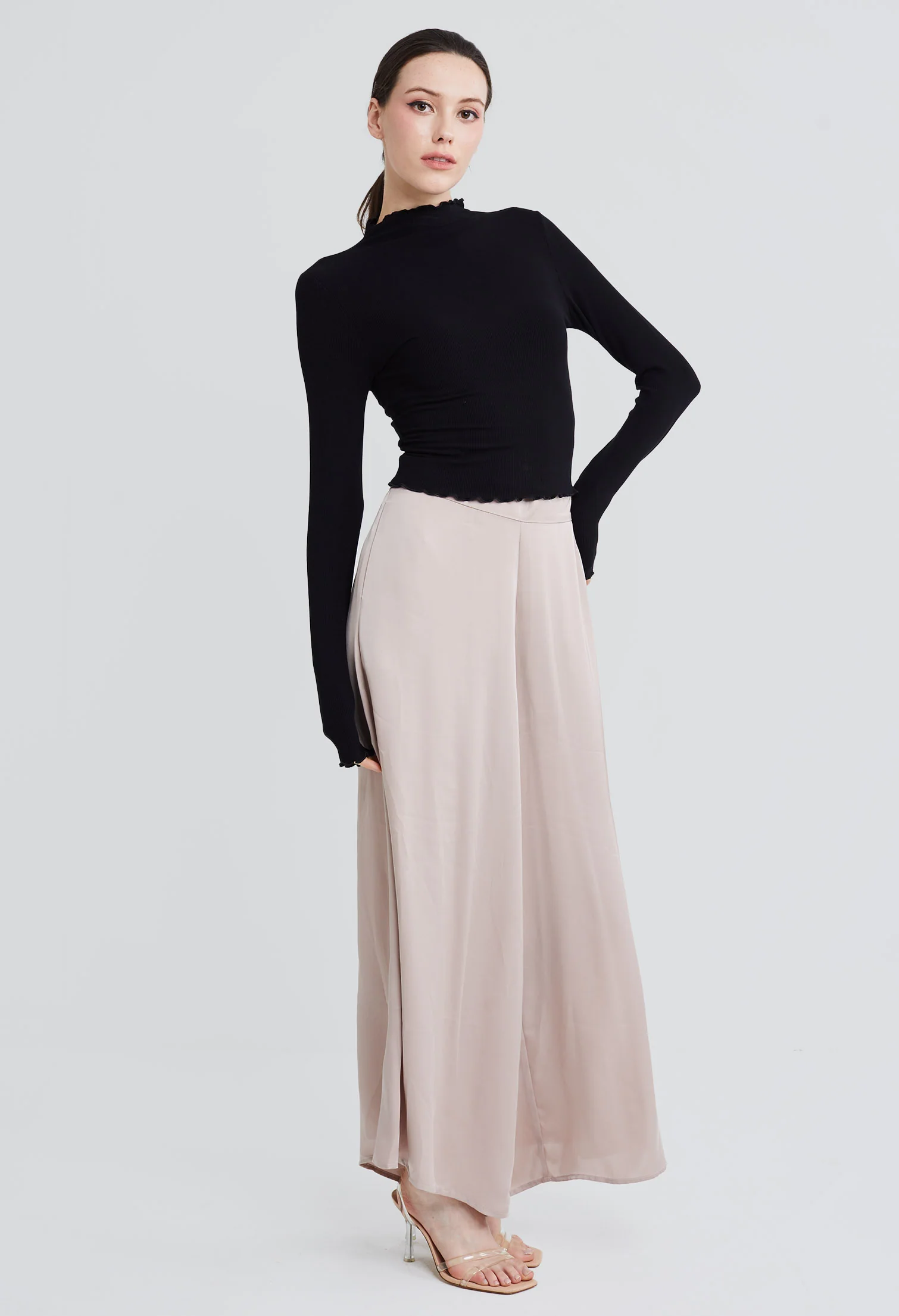 Frilled Turtleneck Inner Fitted Top