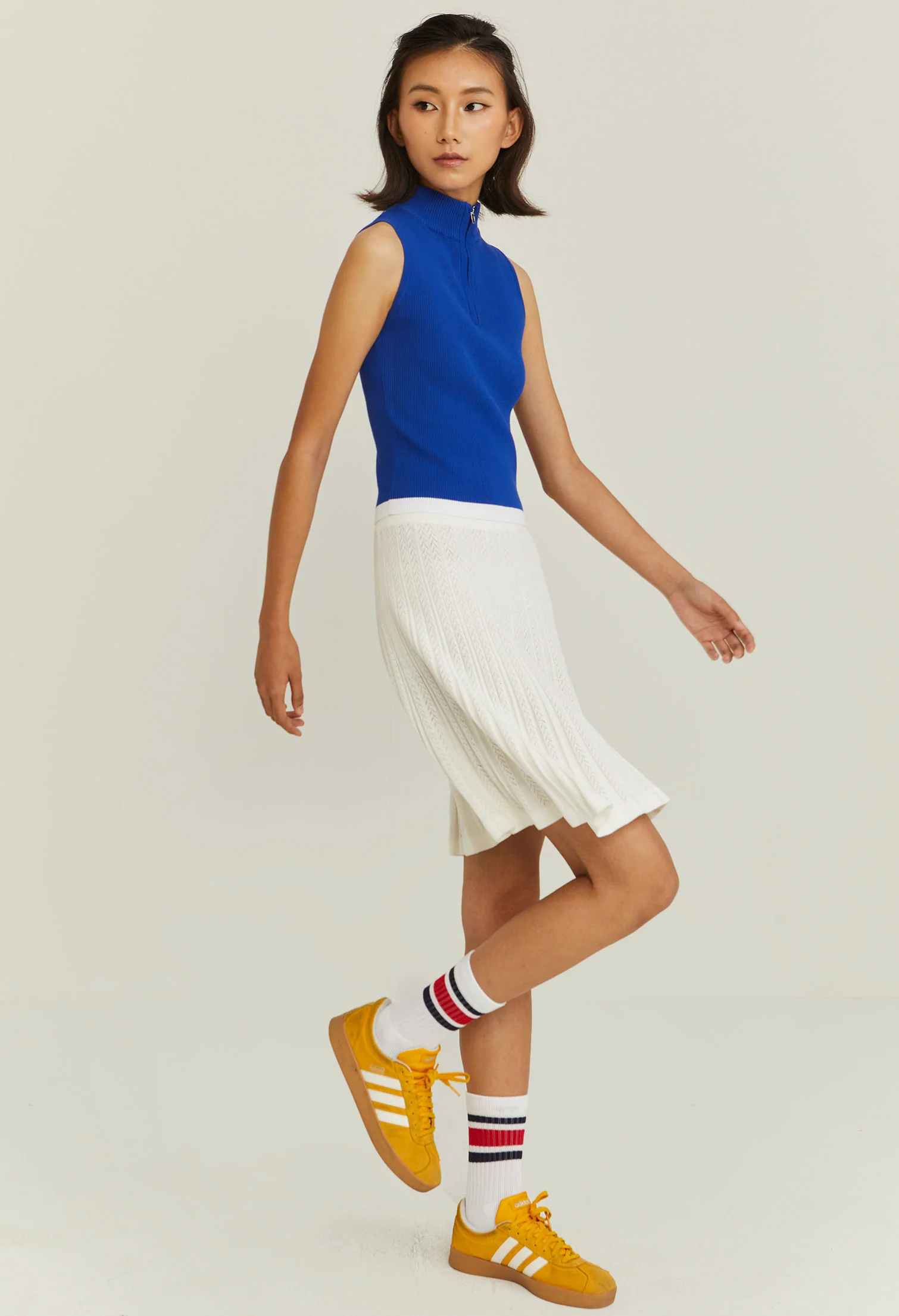 Highneck Sleeveless Fitted Tee