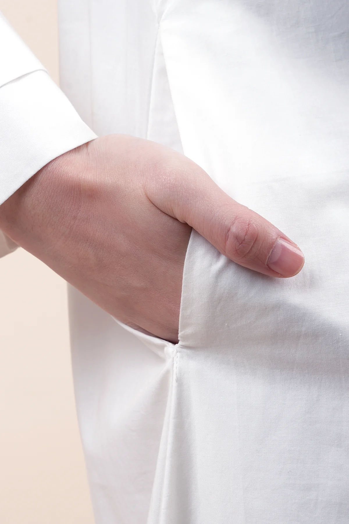 Neera Embroidery Jubah