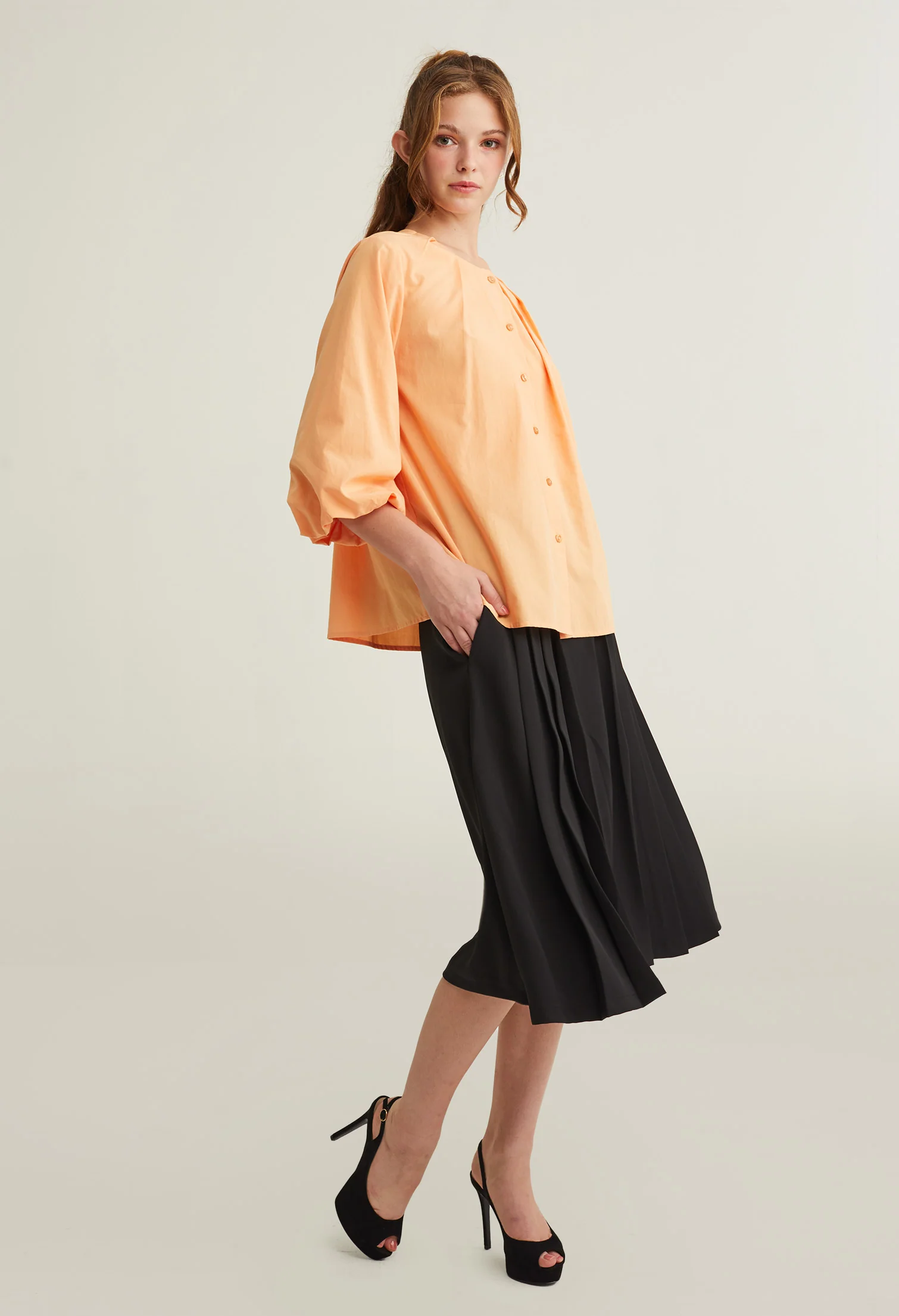 Bell Cuff Button Down À La Mode Top